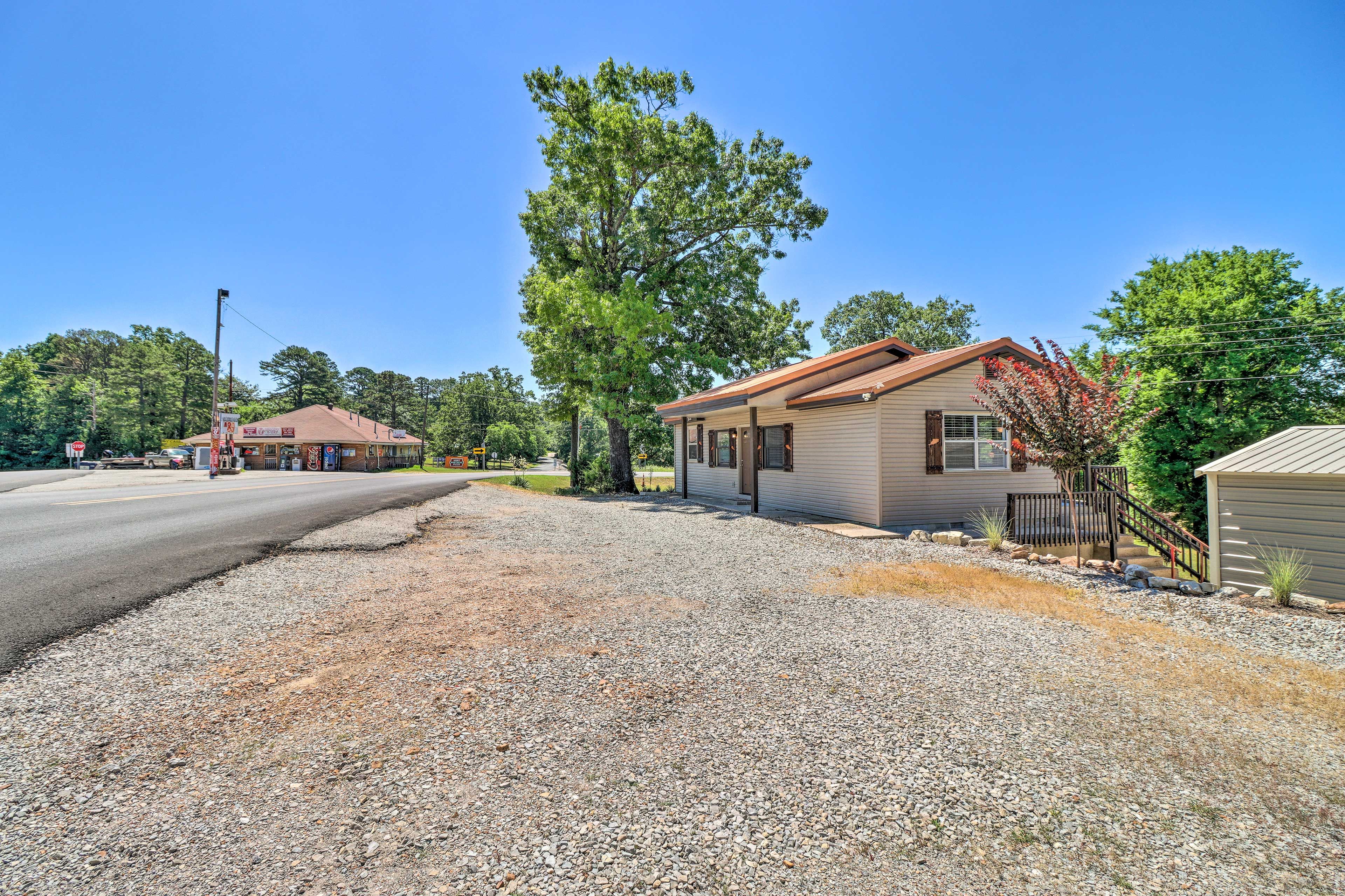 Parking | Driveway (3 Vehicles) | Boat & Trailer Parking Available