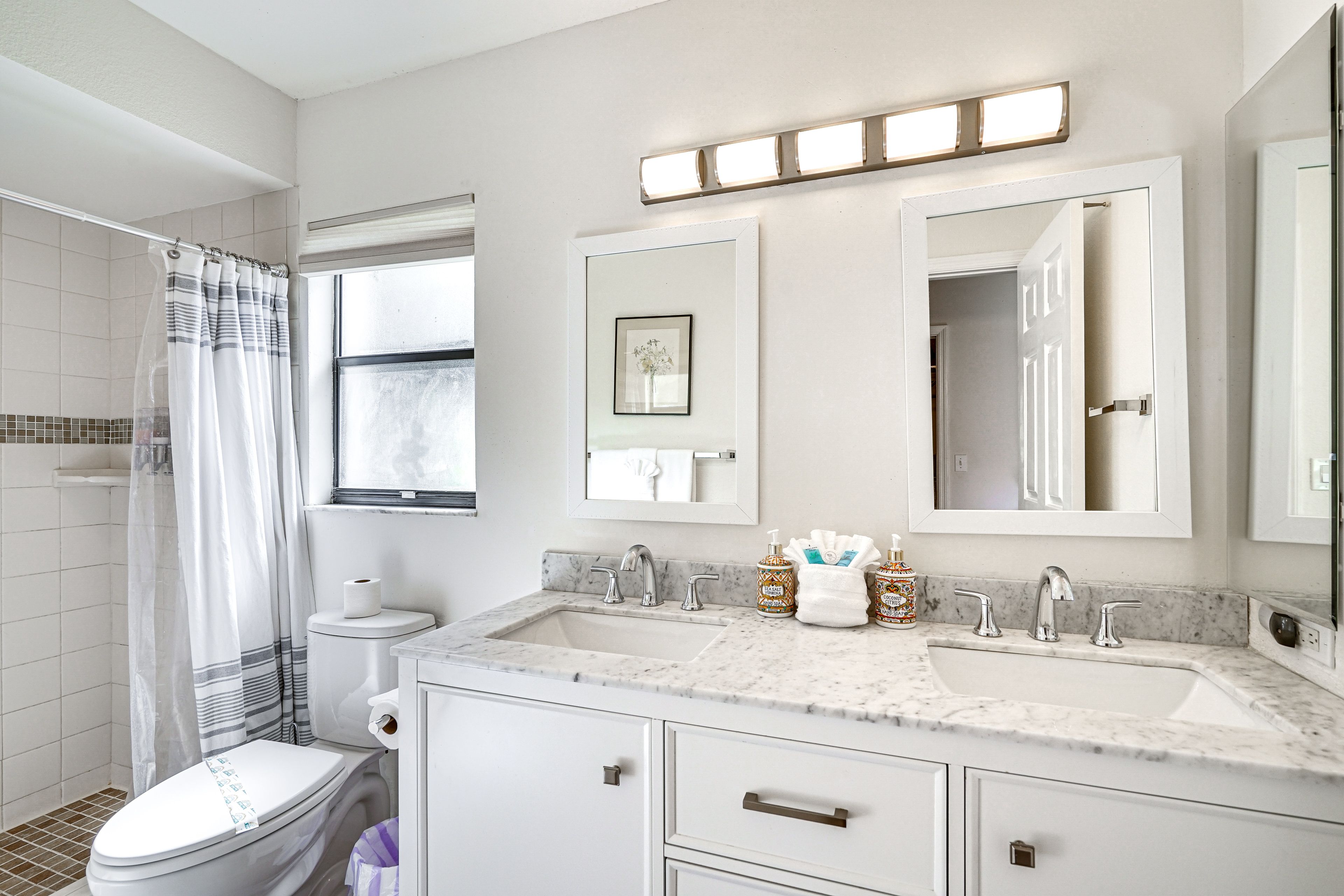 En-Suite Bathroom | Complimentary Toiletries