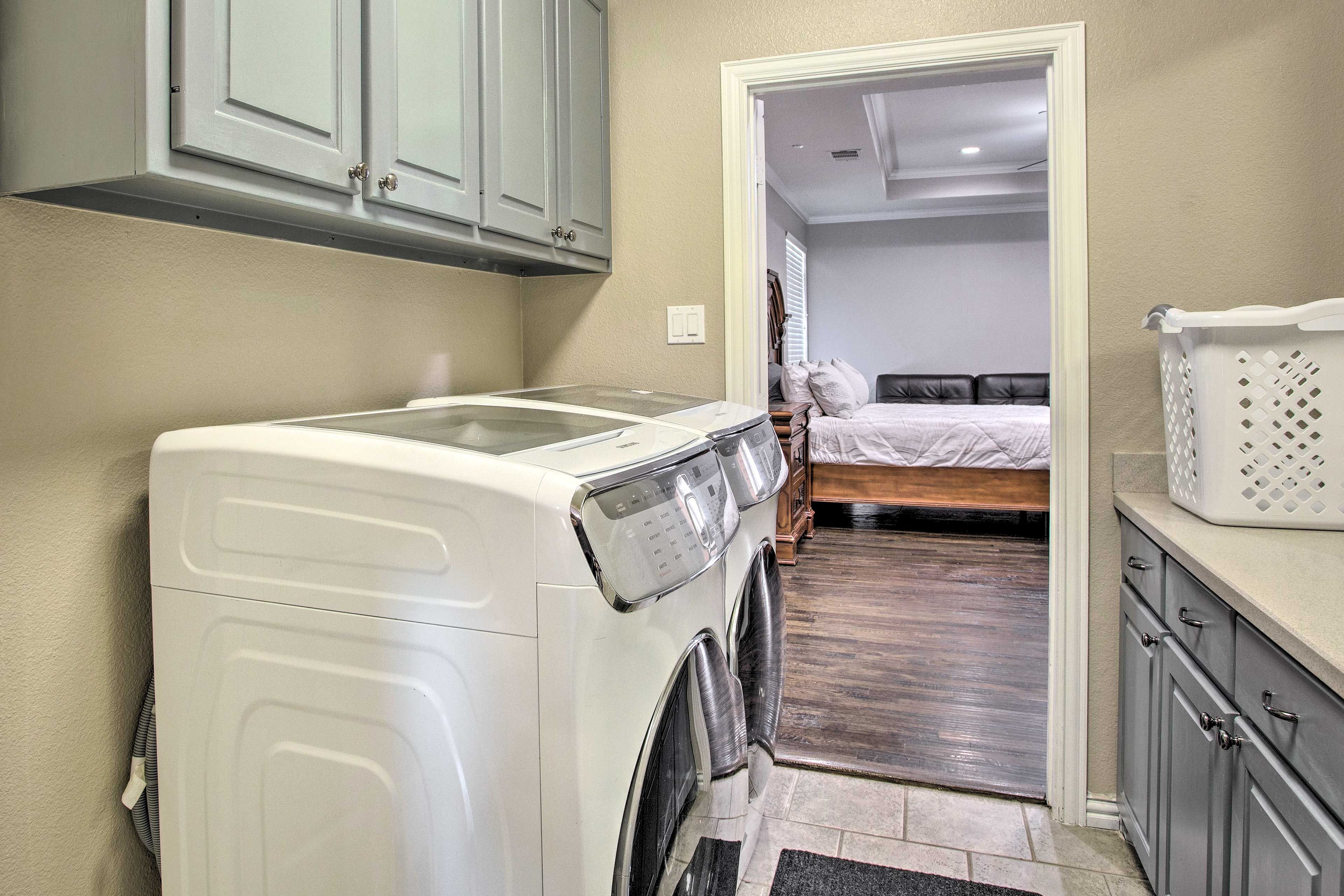 Laundry Room | Washer/Dryer | Detergent Provided
