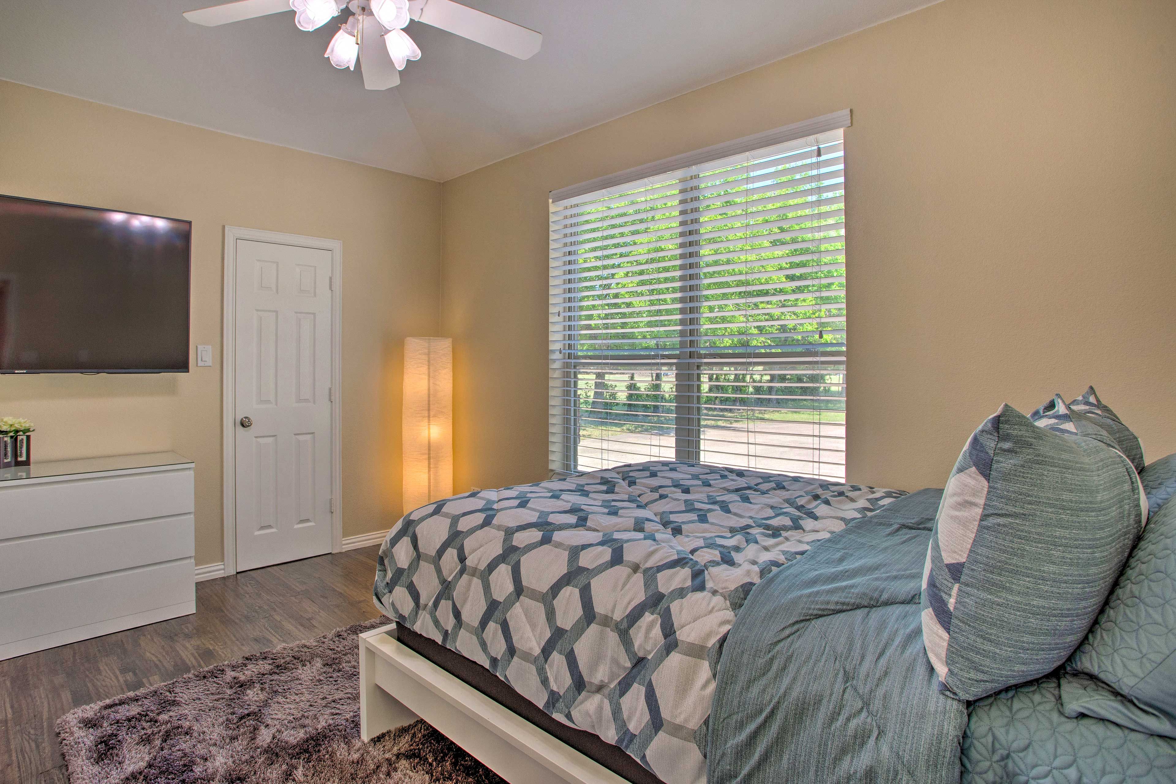 Bedroom 4 | Queen Bed | Smart TV | Linens Provided