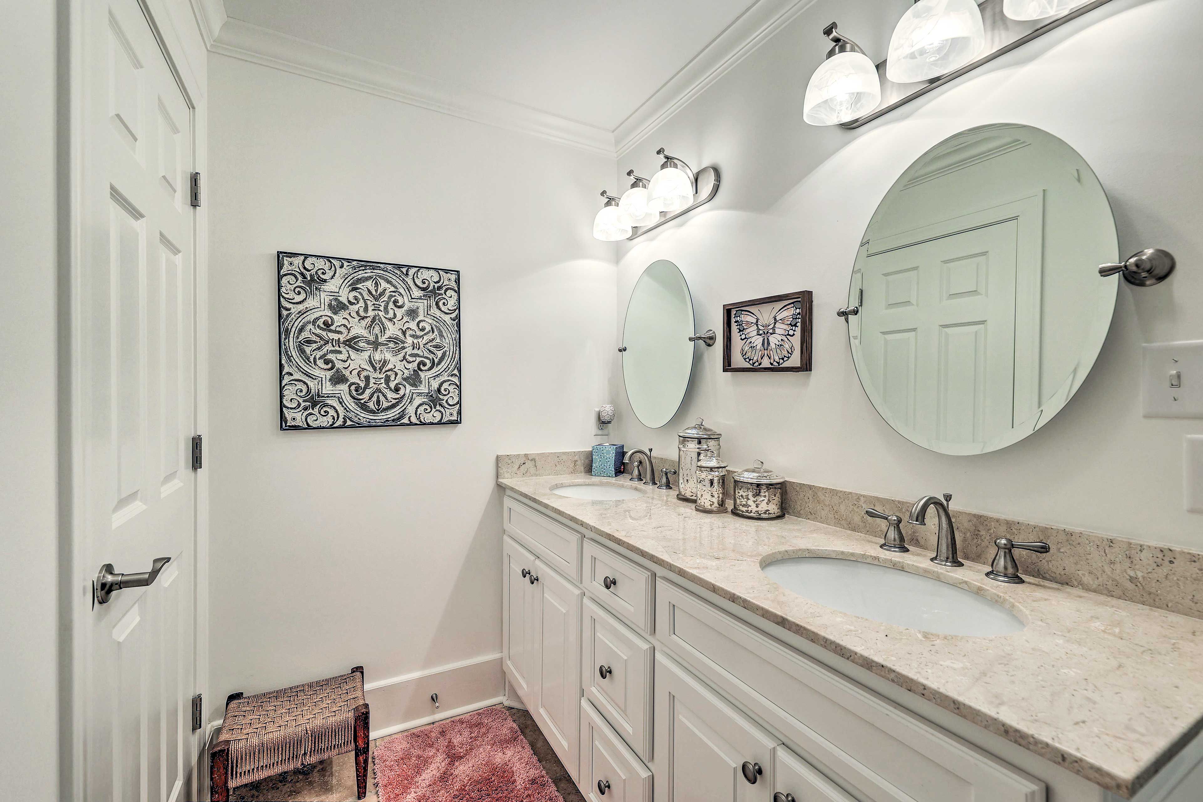 Bathroom | Upper Level