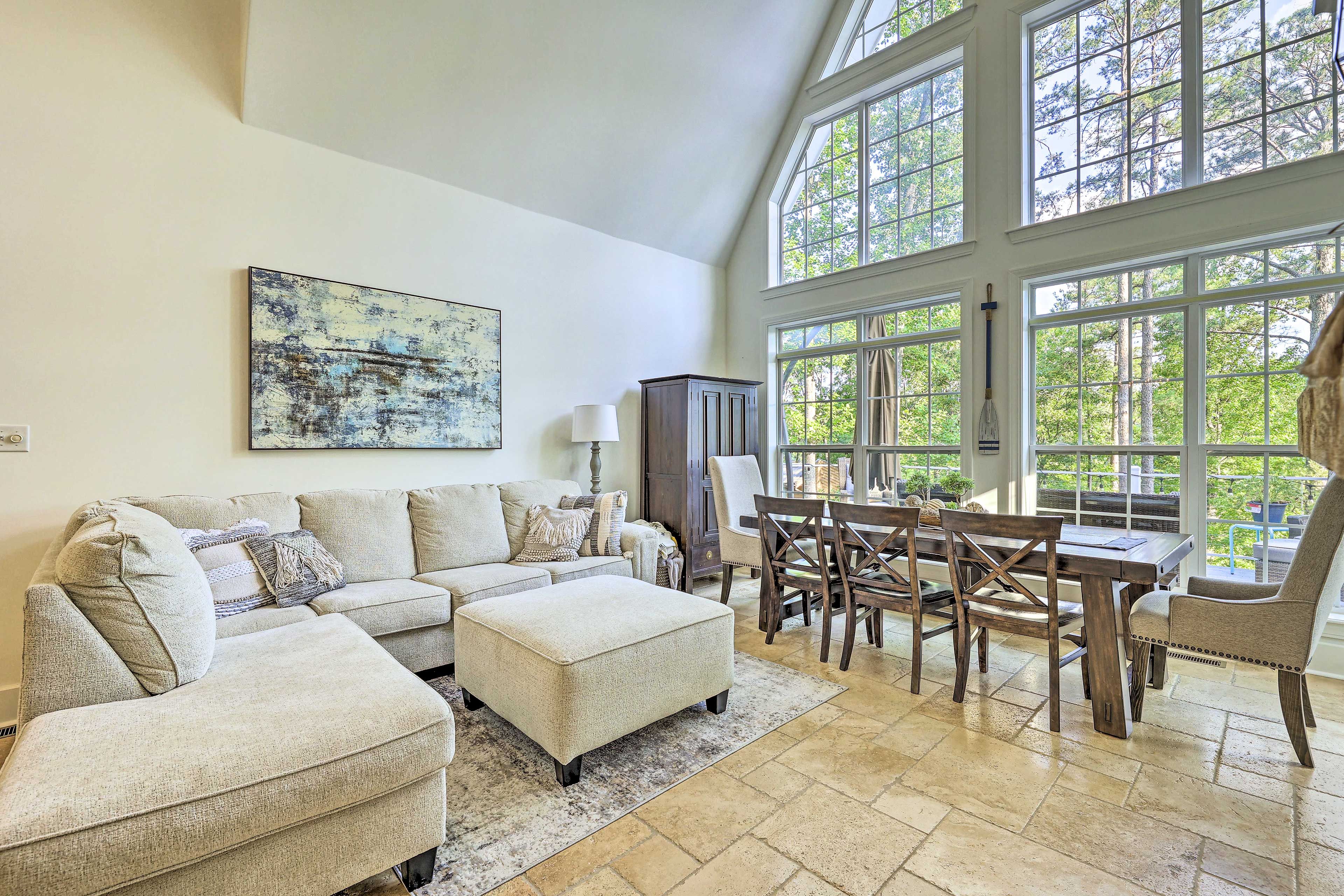 Main-Level Living Room | Free WiFi | Central A/C | Smart TV | Gas Fireplace