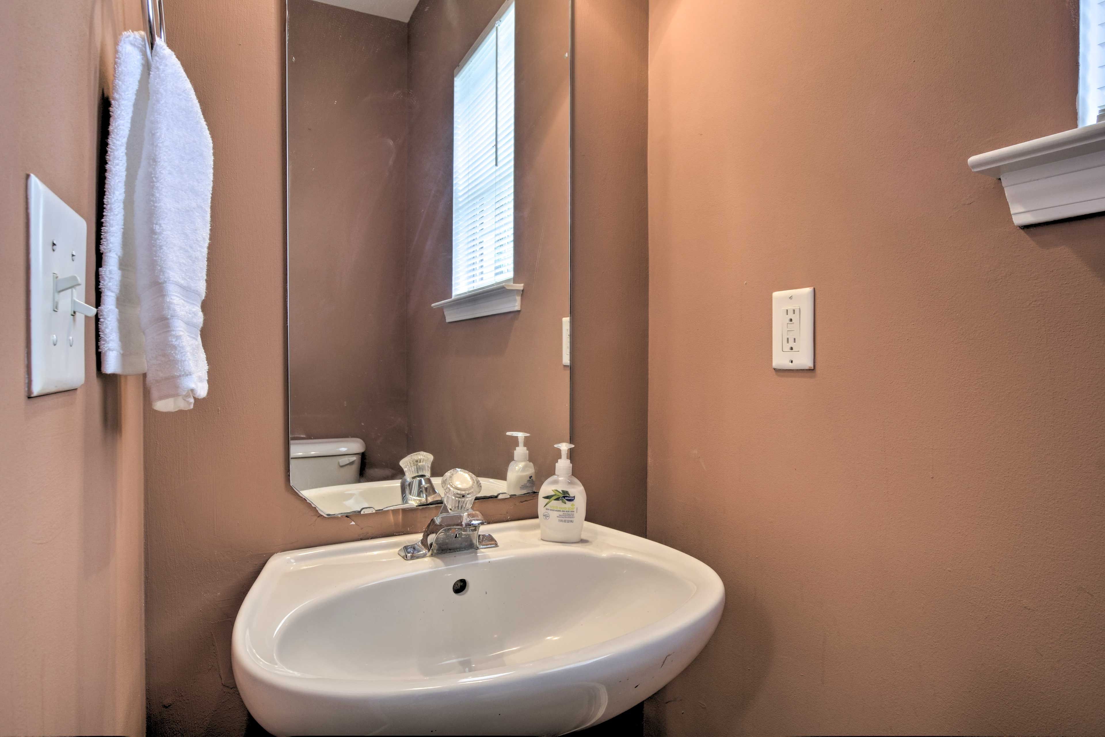 Half Bathroom | 1st Floor