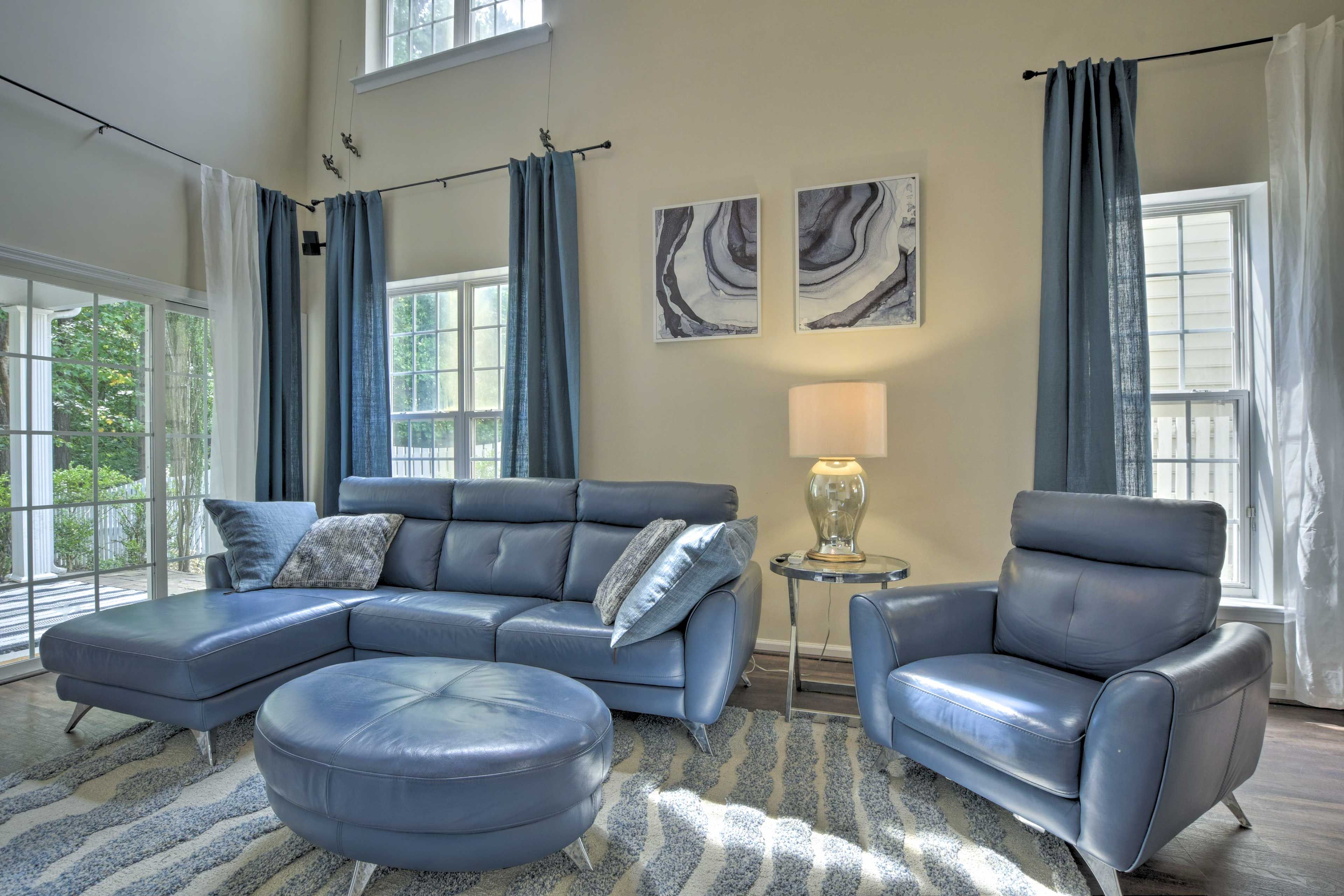 Living Room | Free WiFi (High Speed) | Central A/C + Heating