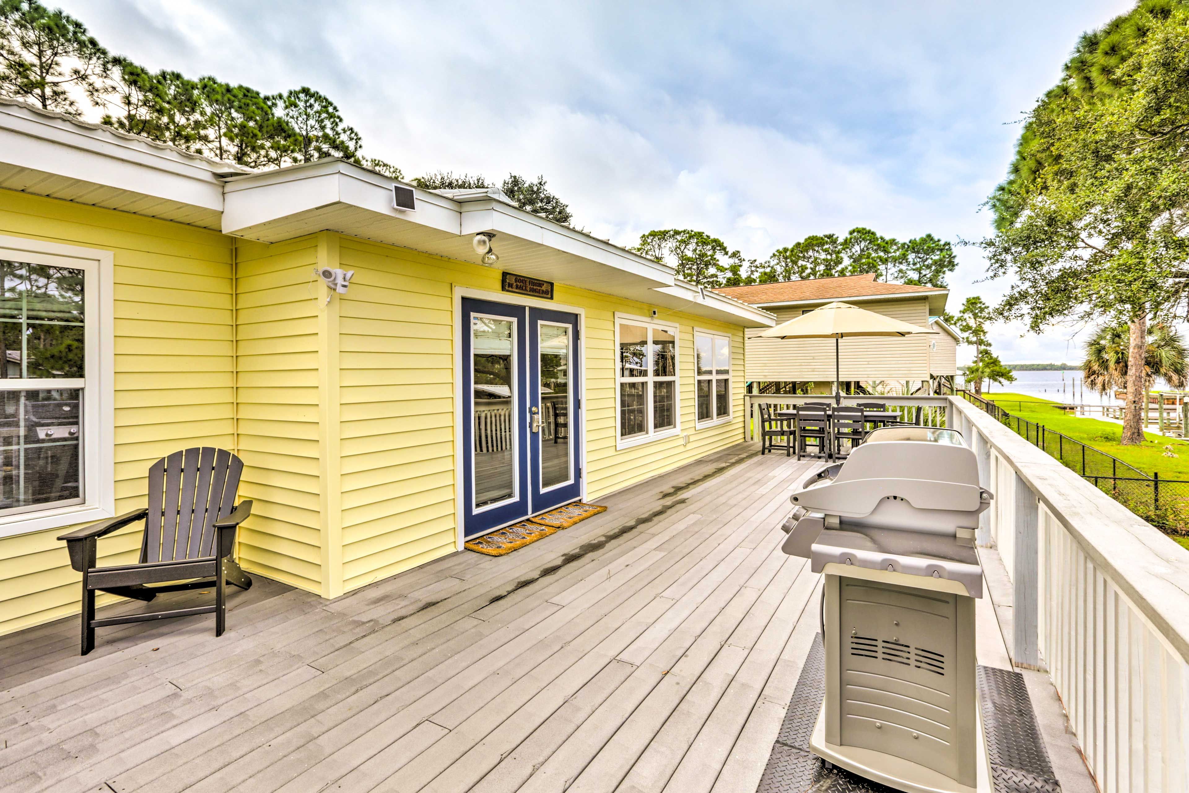 Furnished Deck