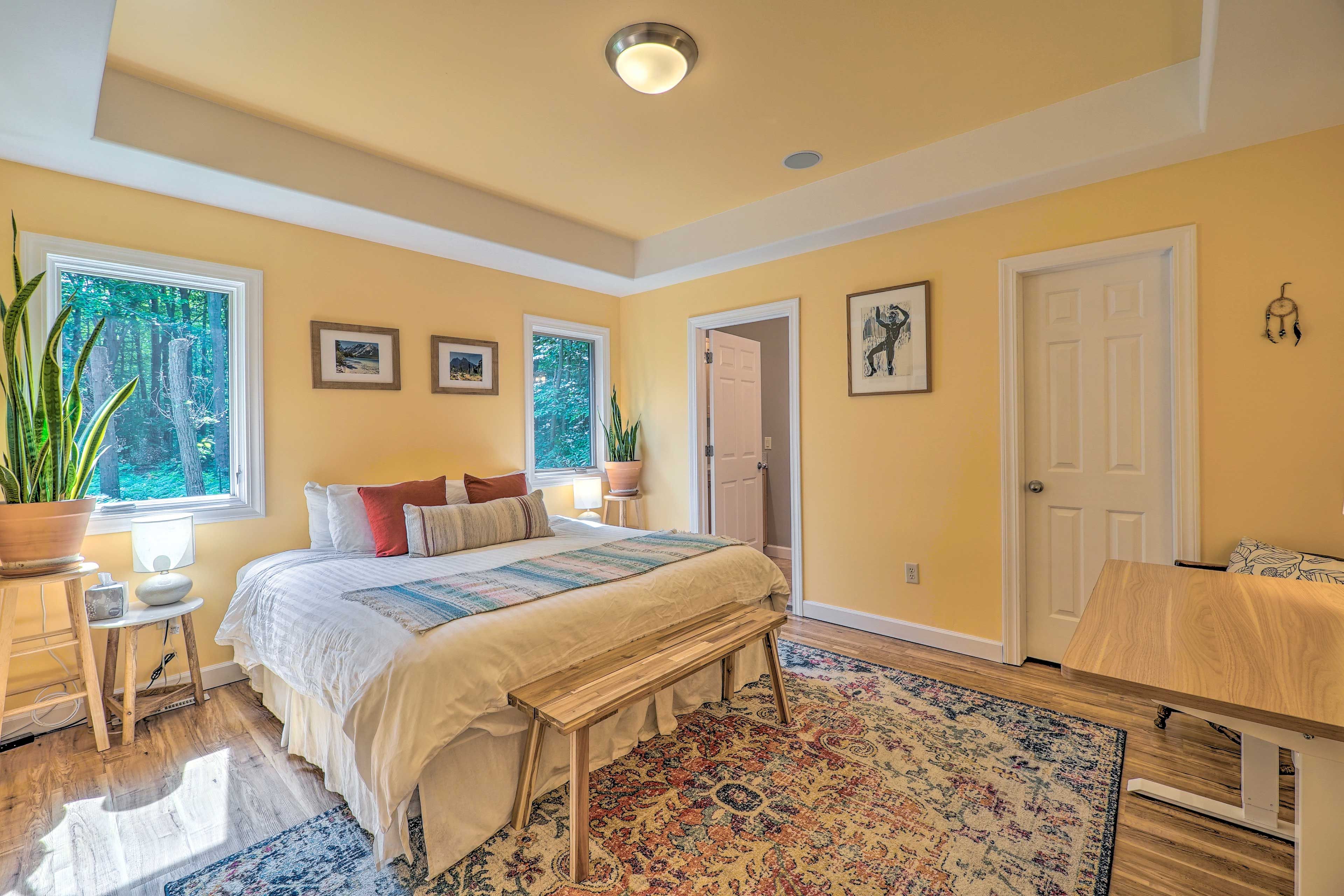 Bedroom 1 | King Bed | Linens Provided