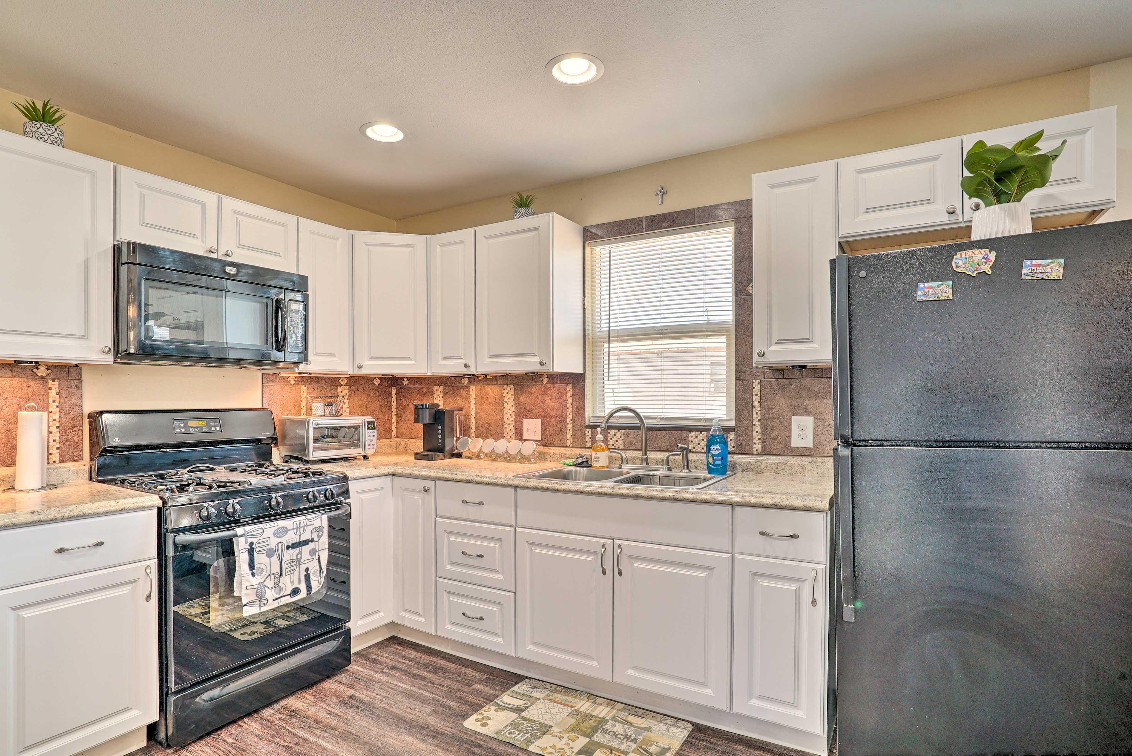 Kitchen | Cooking Basics | Crockpot | Toaster | Blender | Trash Bags