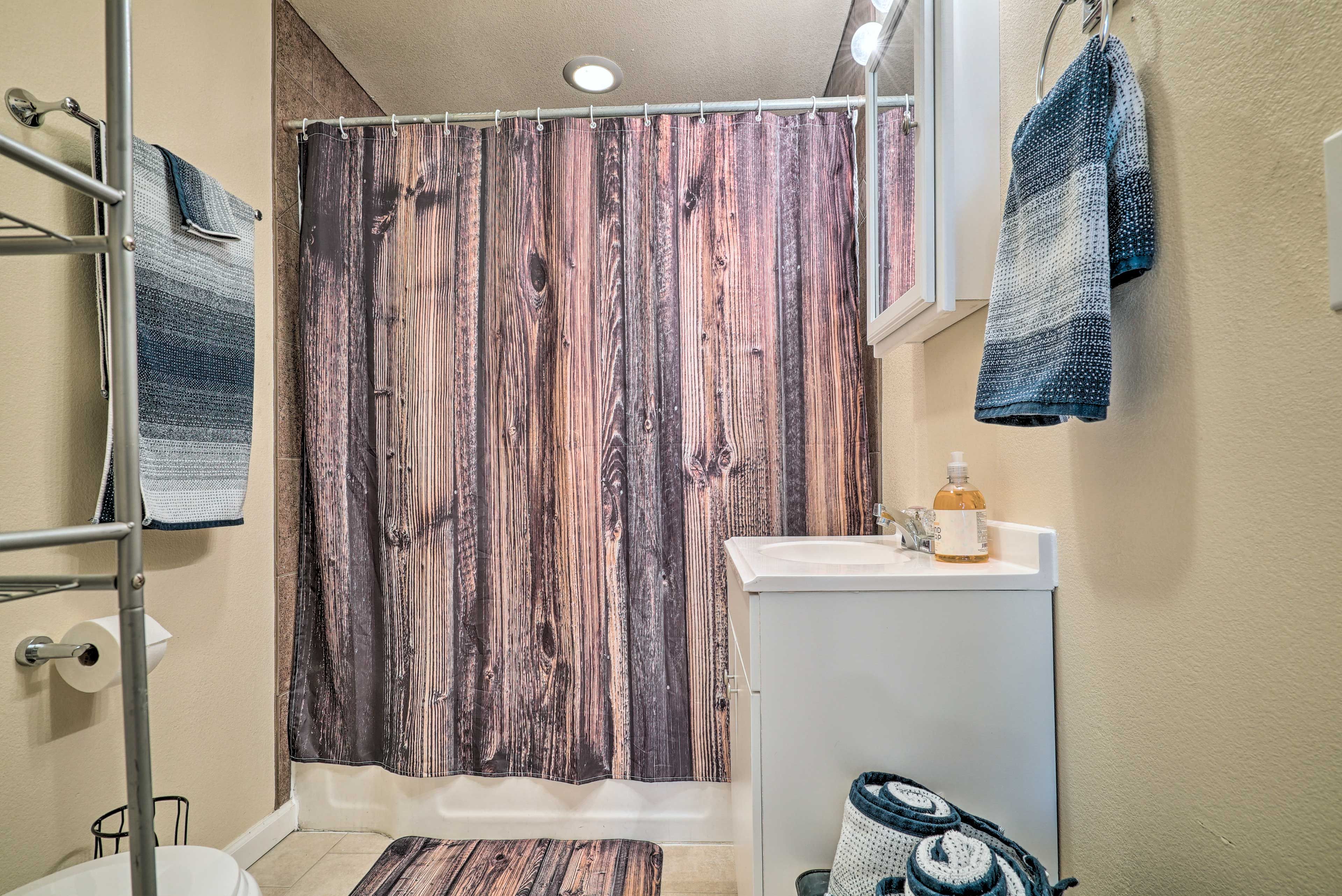 Full Bathroom
