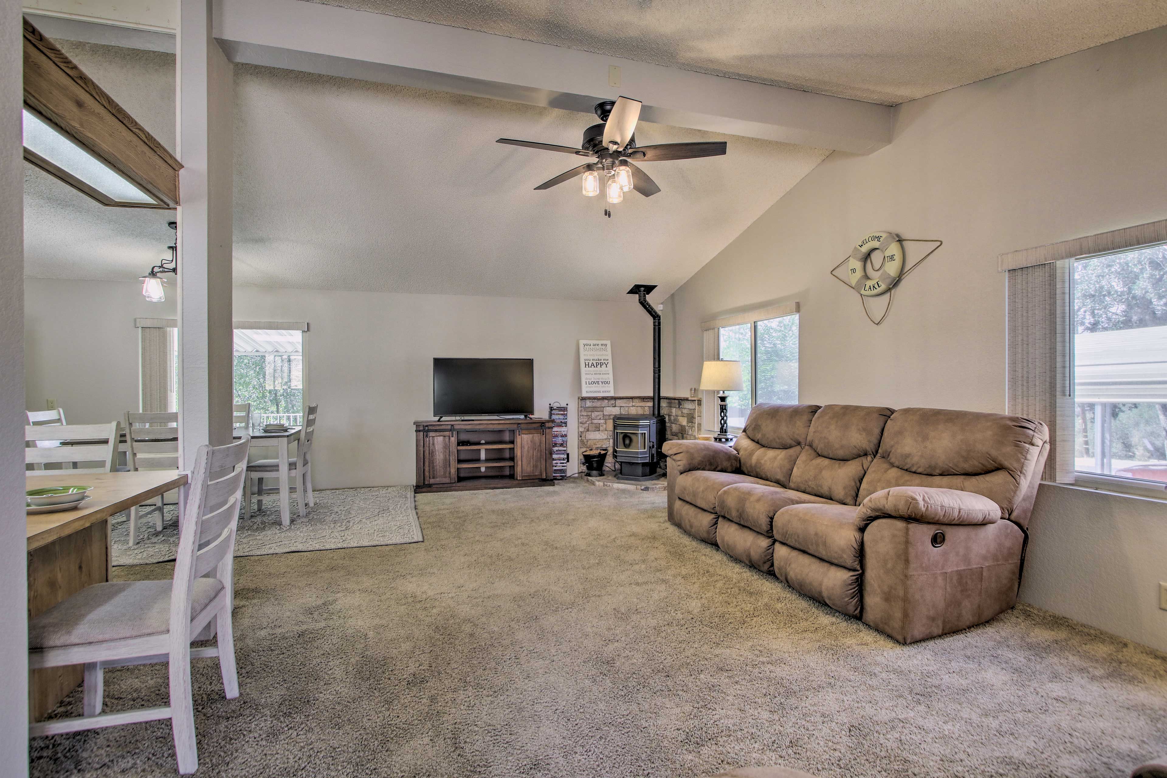 Living Room | Smart TV | Central A/C | Complimentary Toiletries