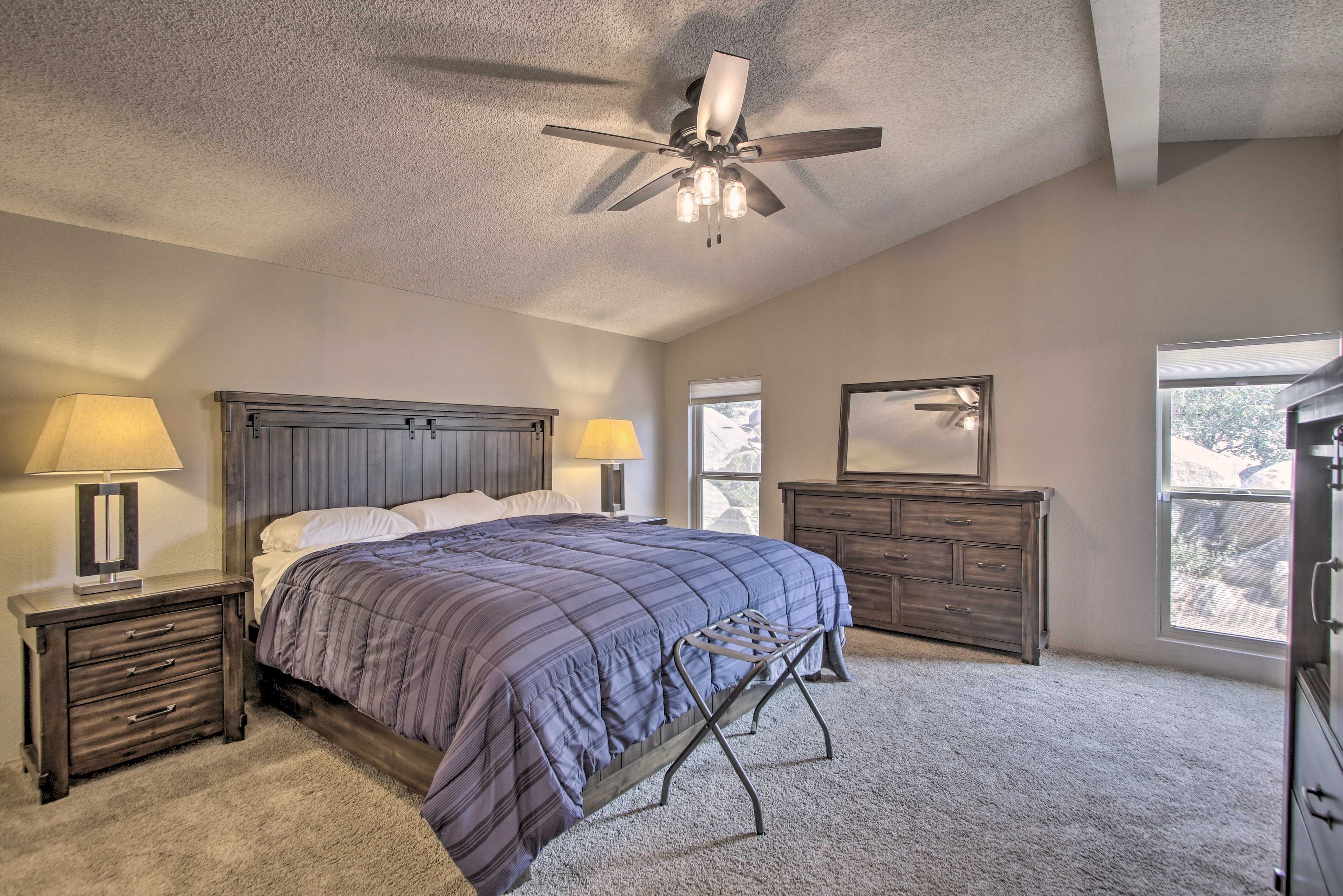 Bedroom 1 | King Bed