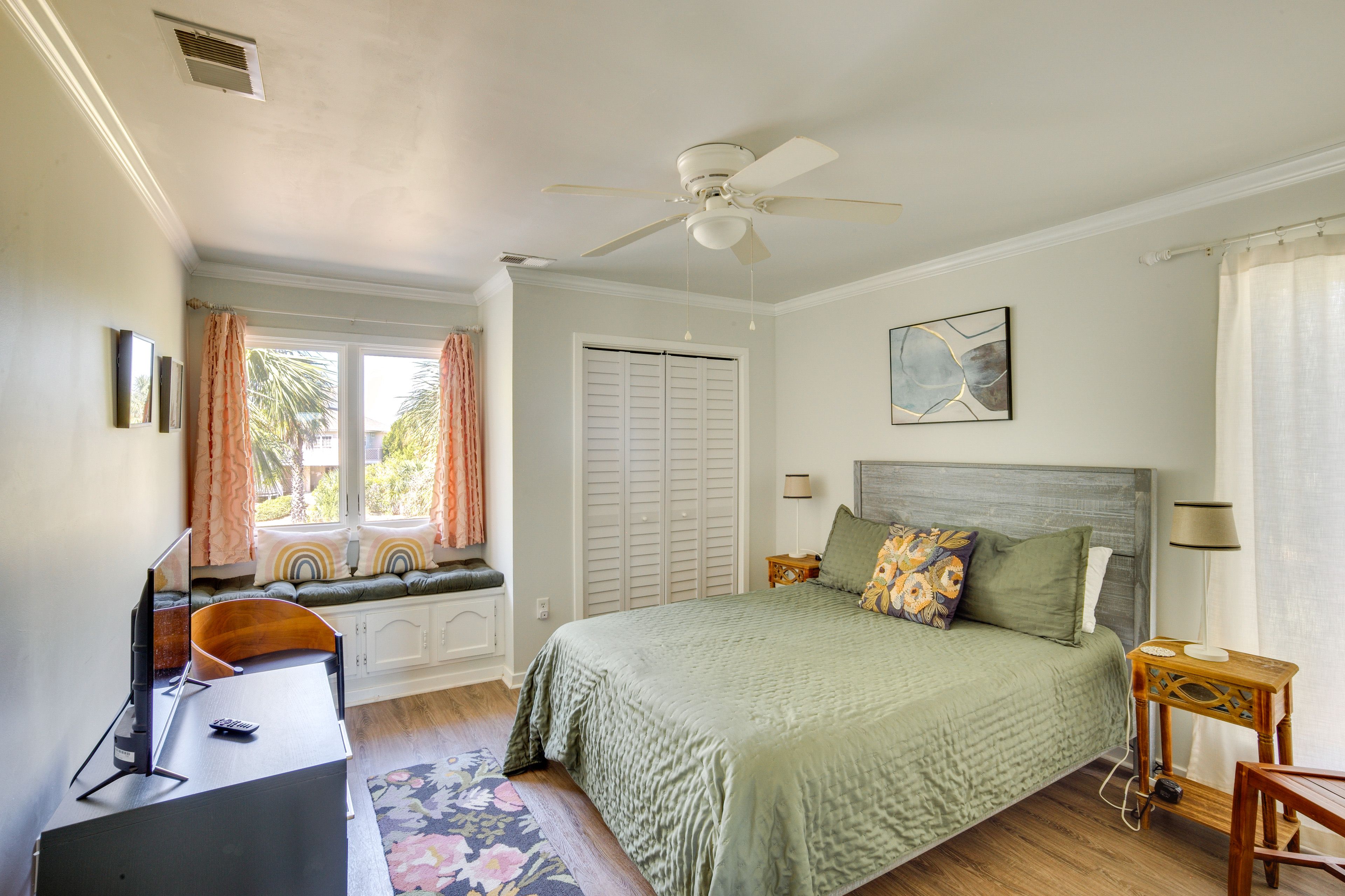 Bedroom 3 | Queen Bed