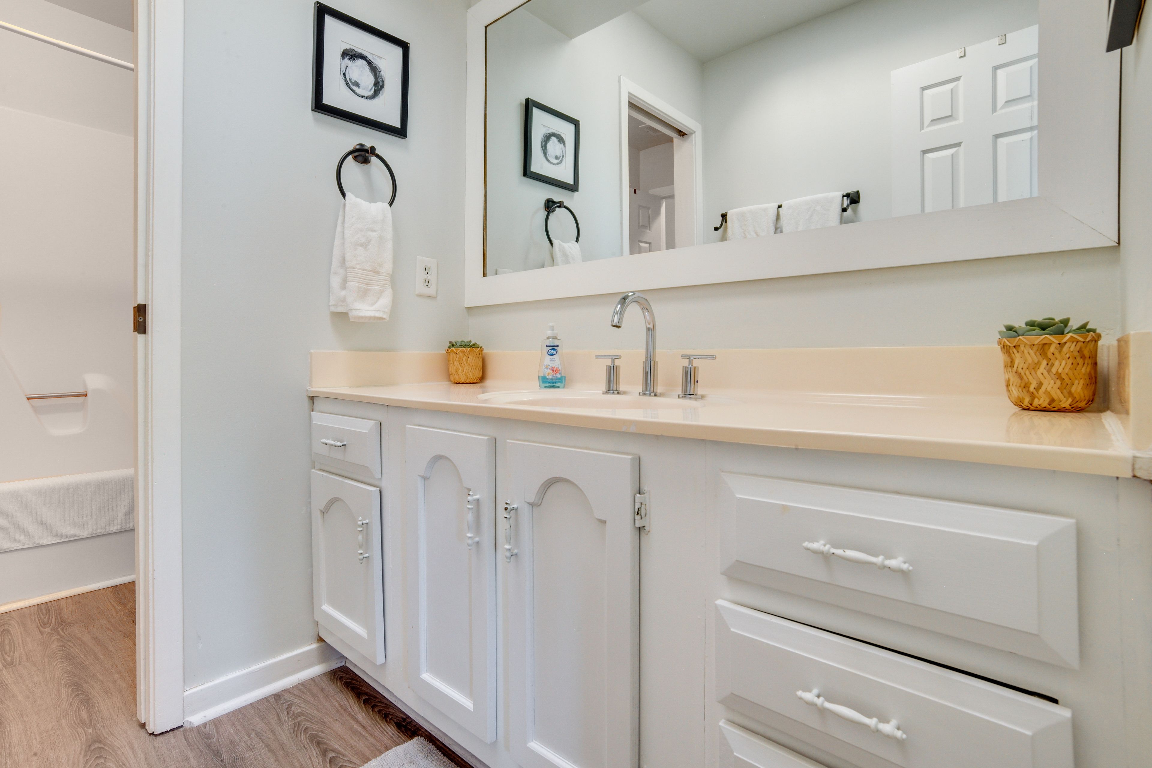 Full Bathroom