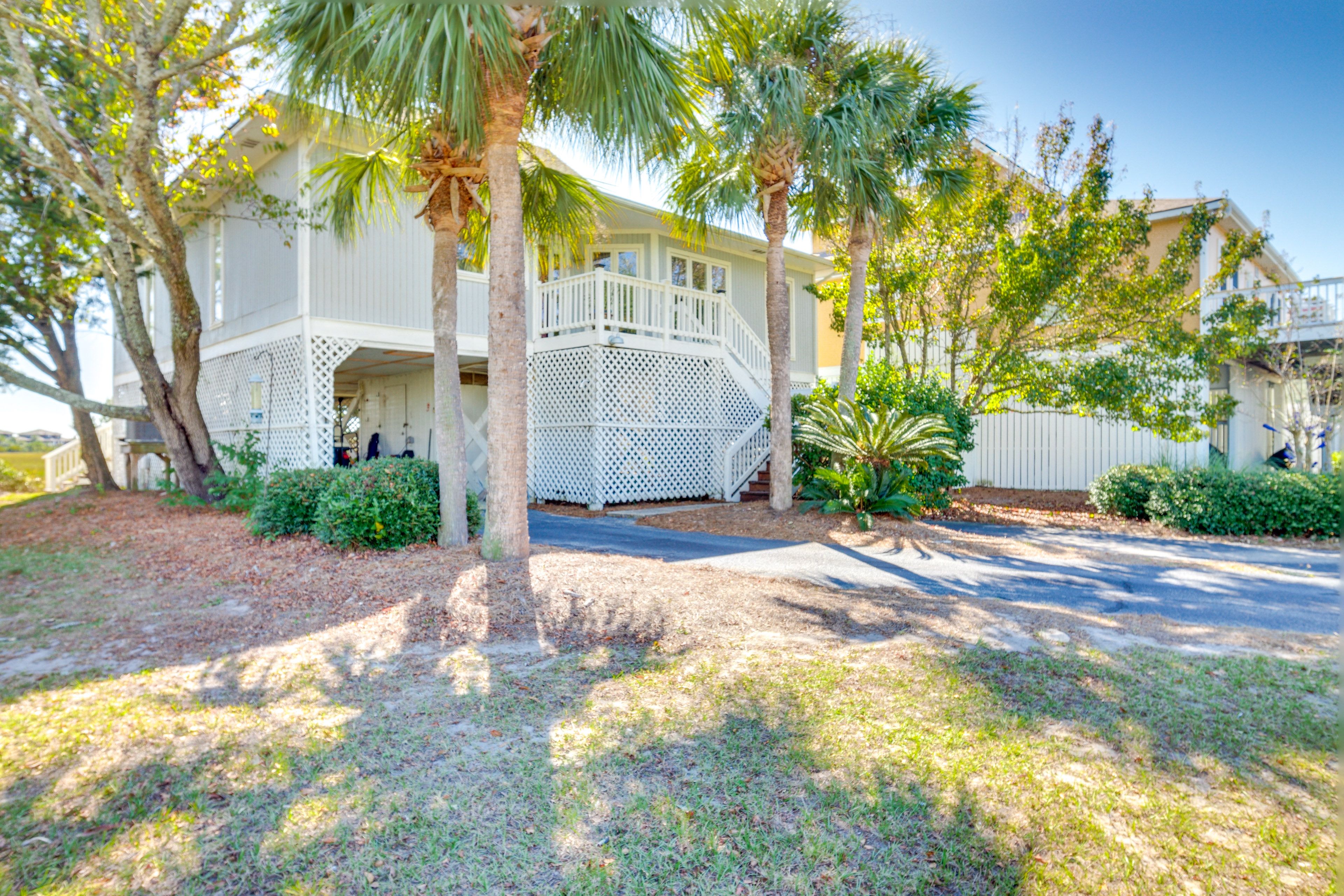 Garage Parking (1 Vehicle) | Driveway (2 Vehicles)
