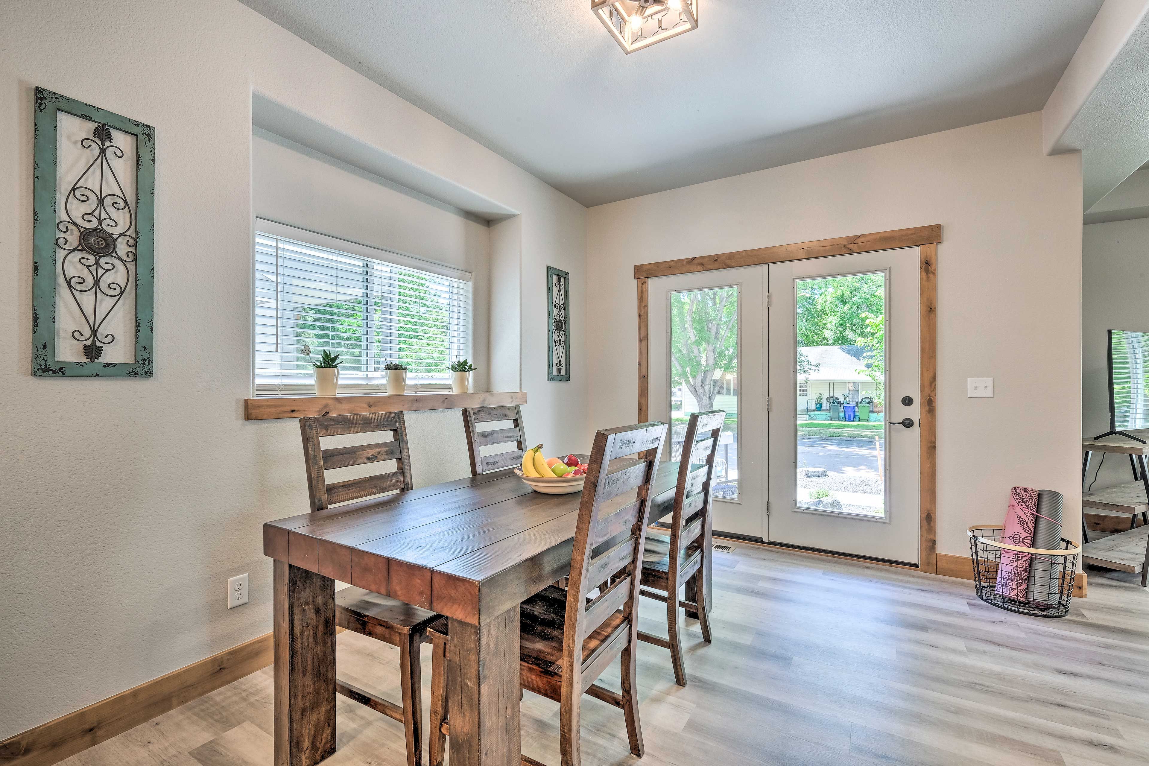 Dining Area | 1st Floor