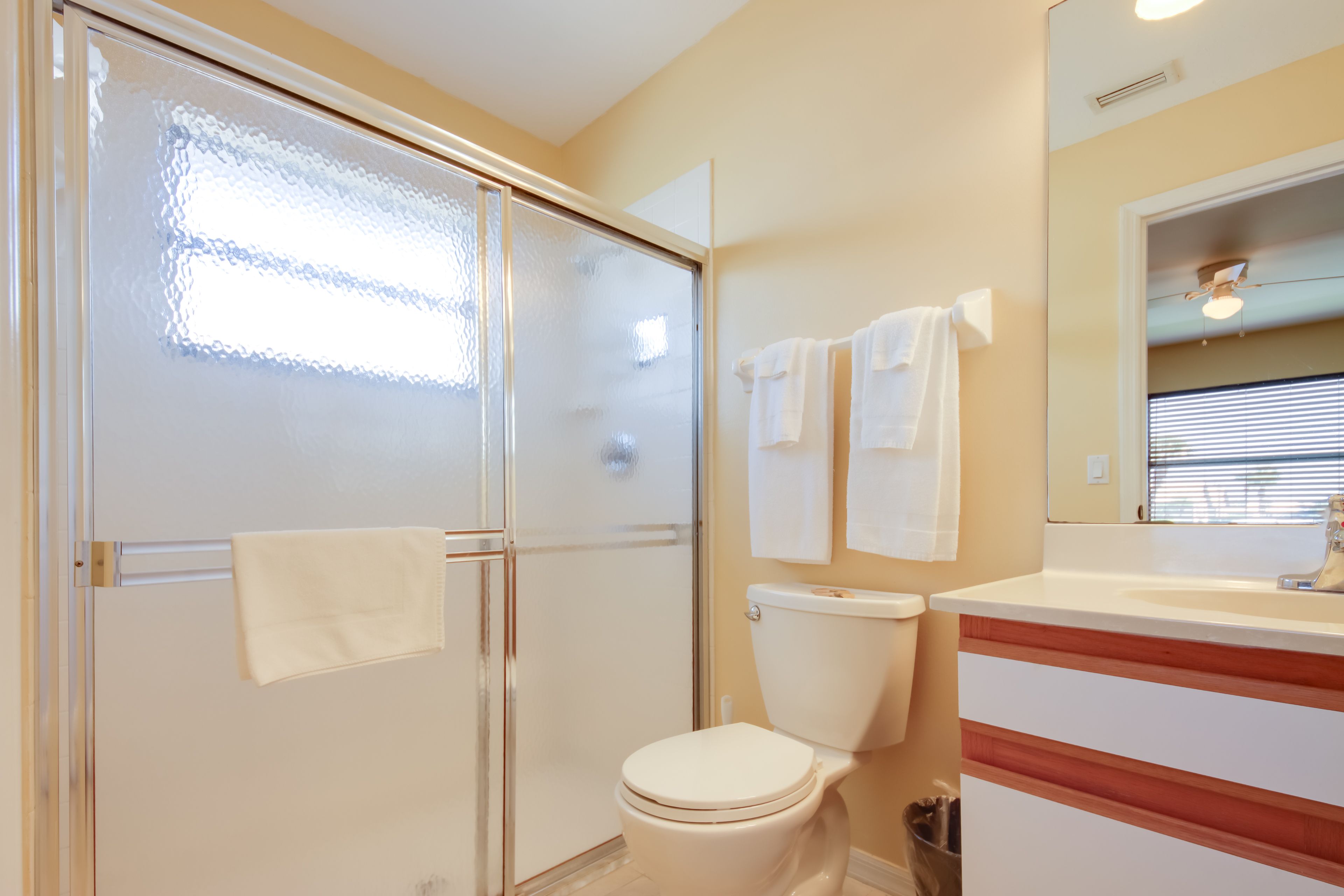 En-Suite Bathroom | Towels & Linens | Complimentary Toiletries