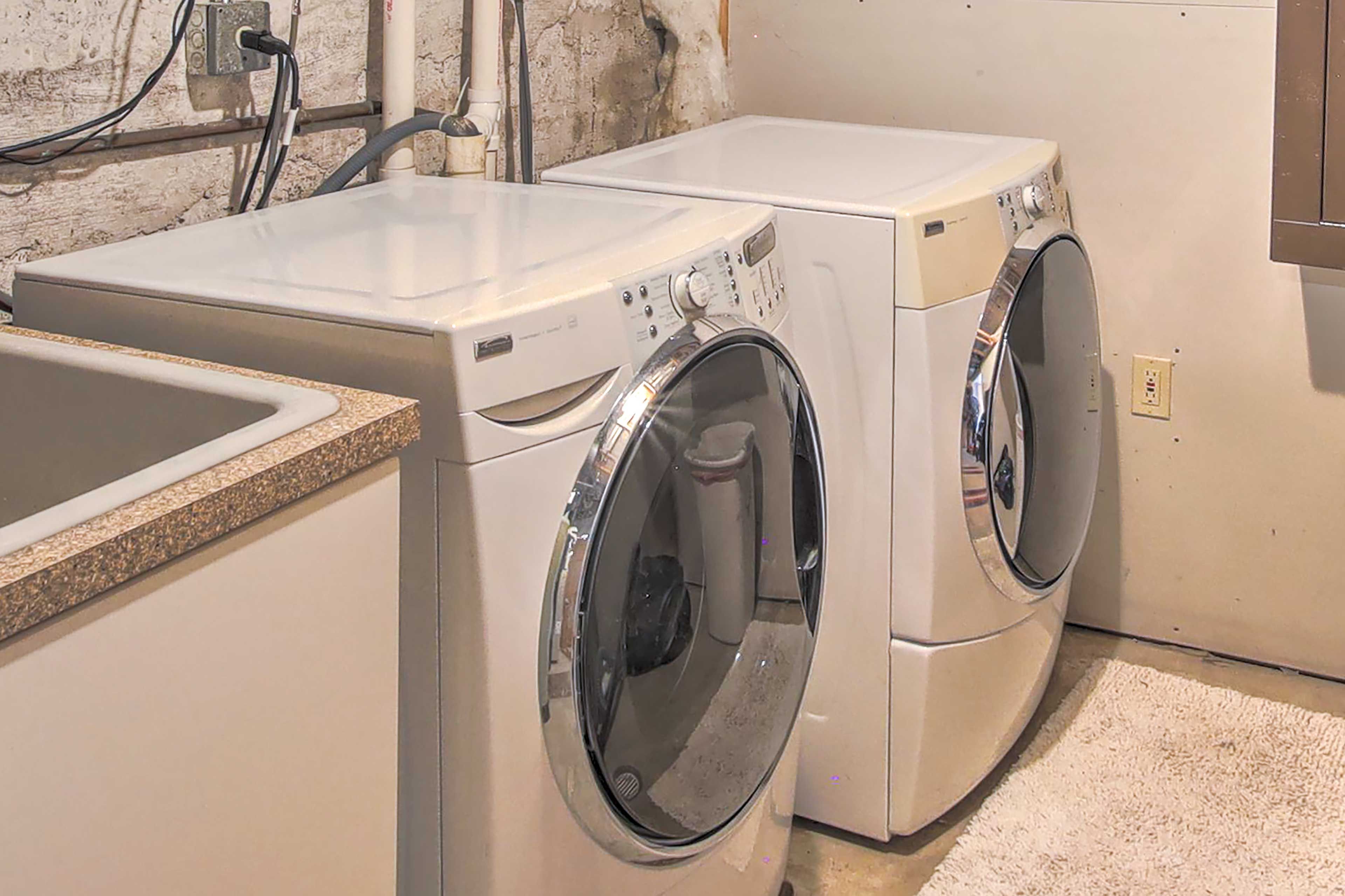 Laundry | Detergent Provided | Lower Floor