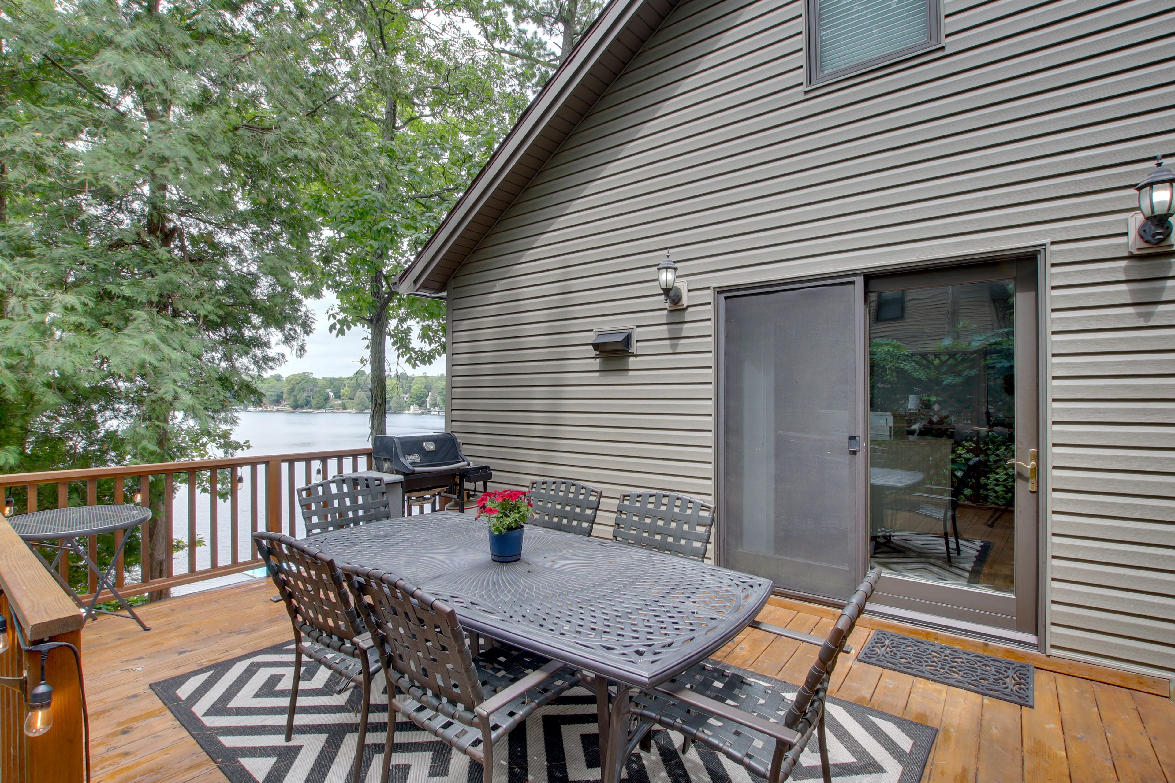 Cottage Exterior | Furnished Deck | Dining Area | Gas Grill