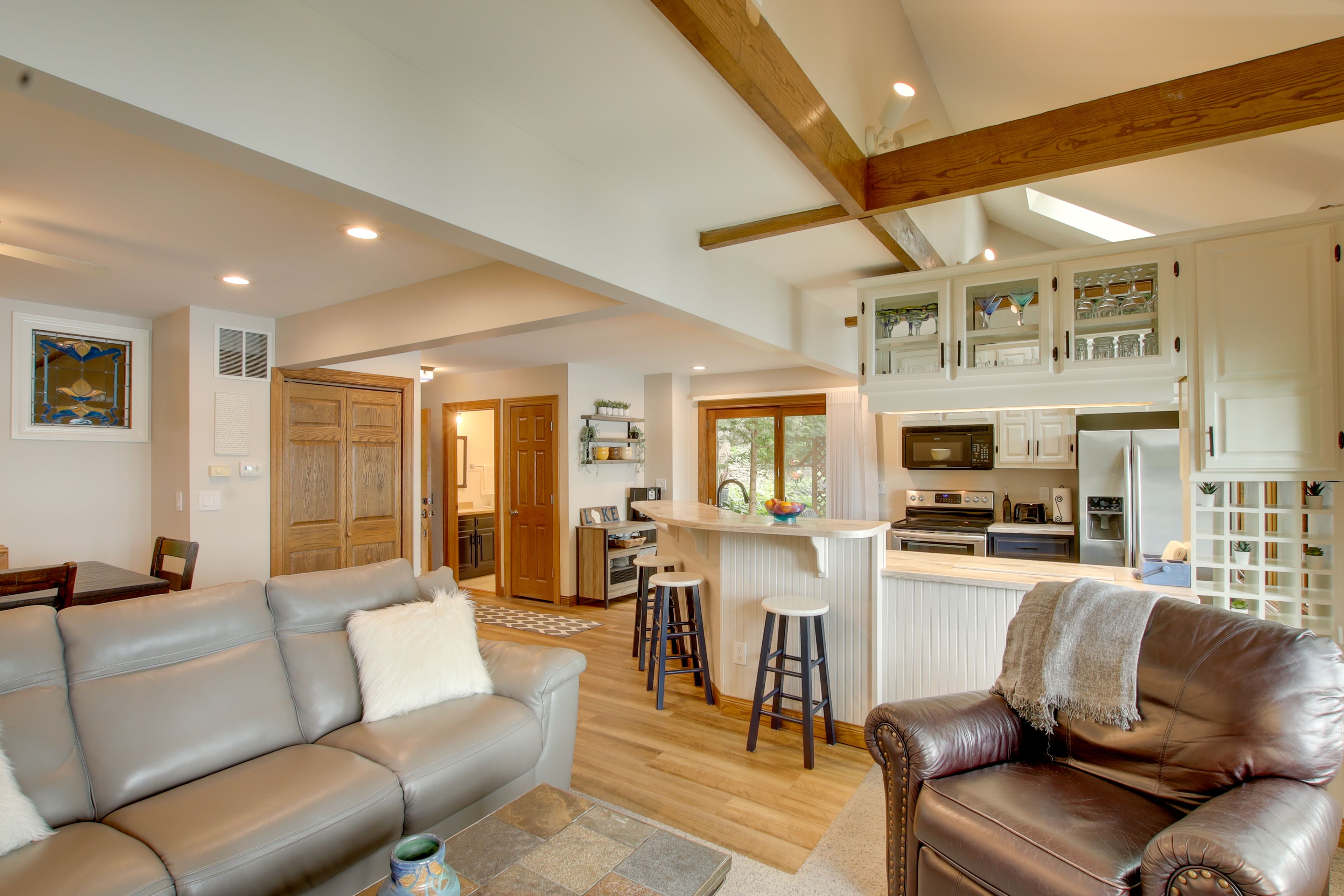 Living Area | Kitchen | Flat-Screen TV w/ Cable