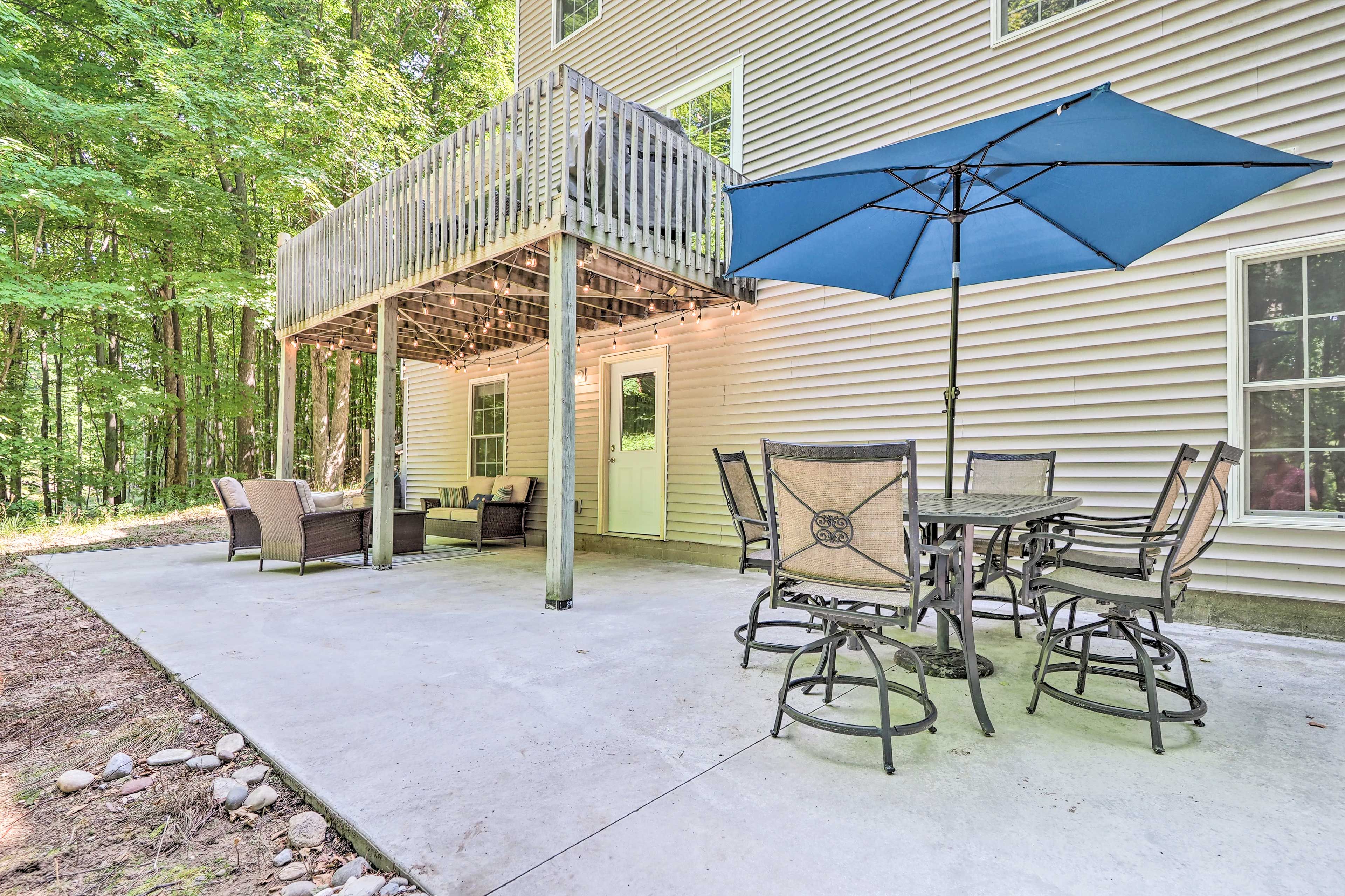 Patio | Fire Pit | Gas Grill