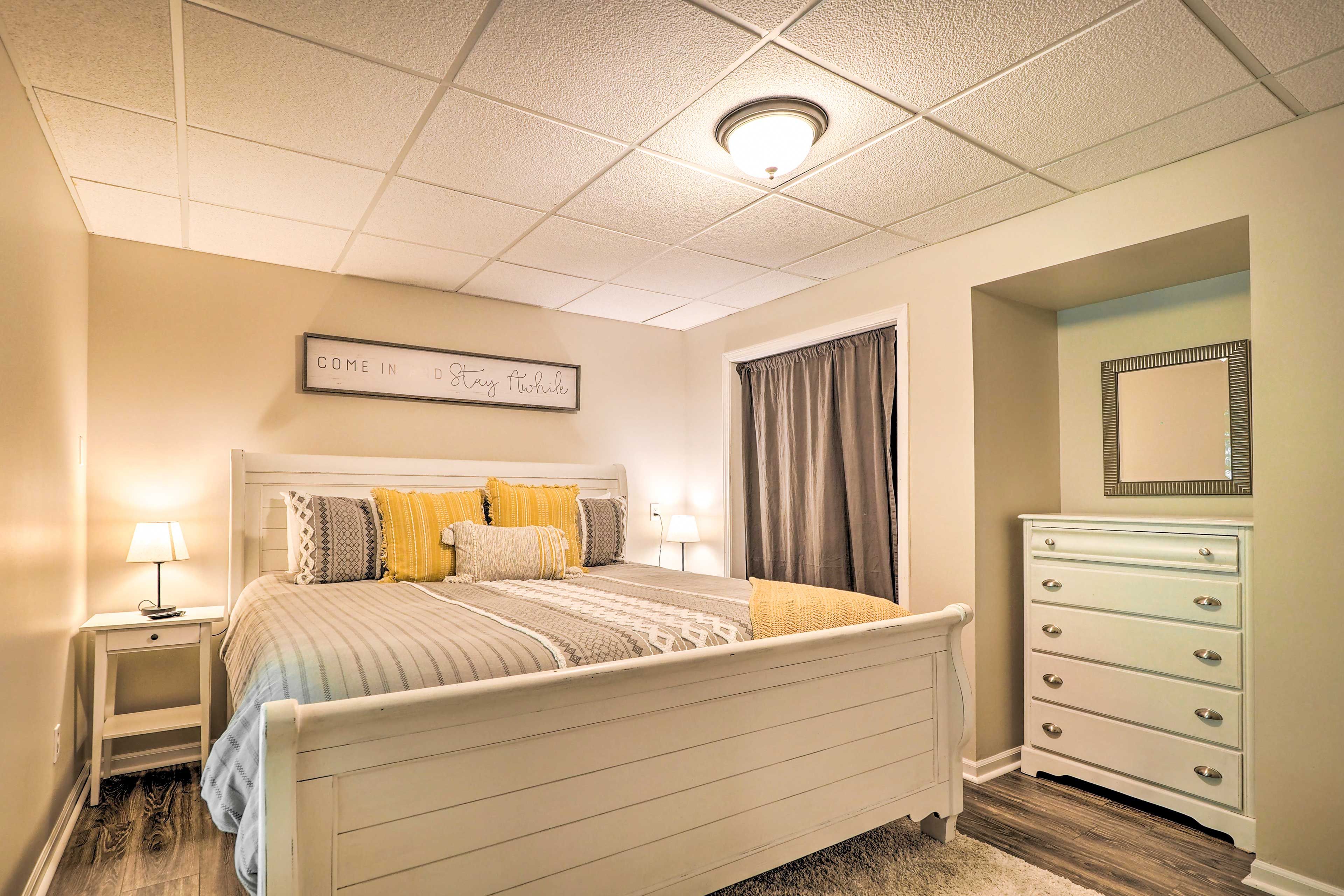 Bedroom 5 | King Bed