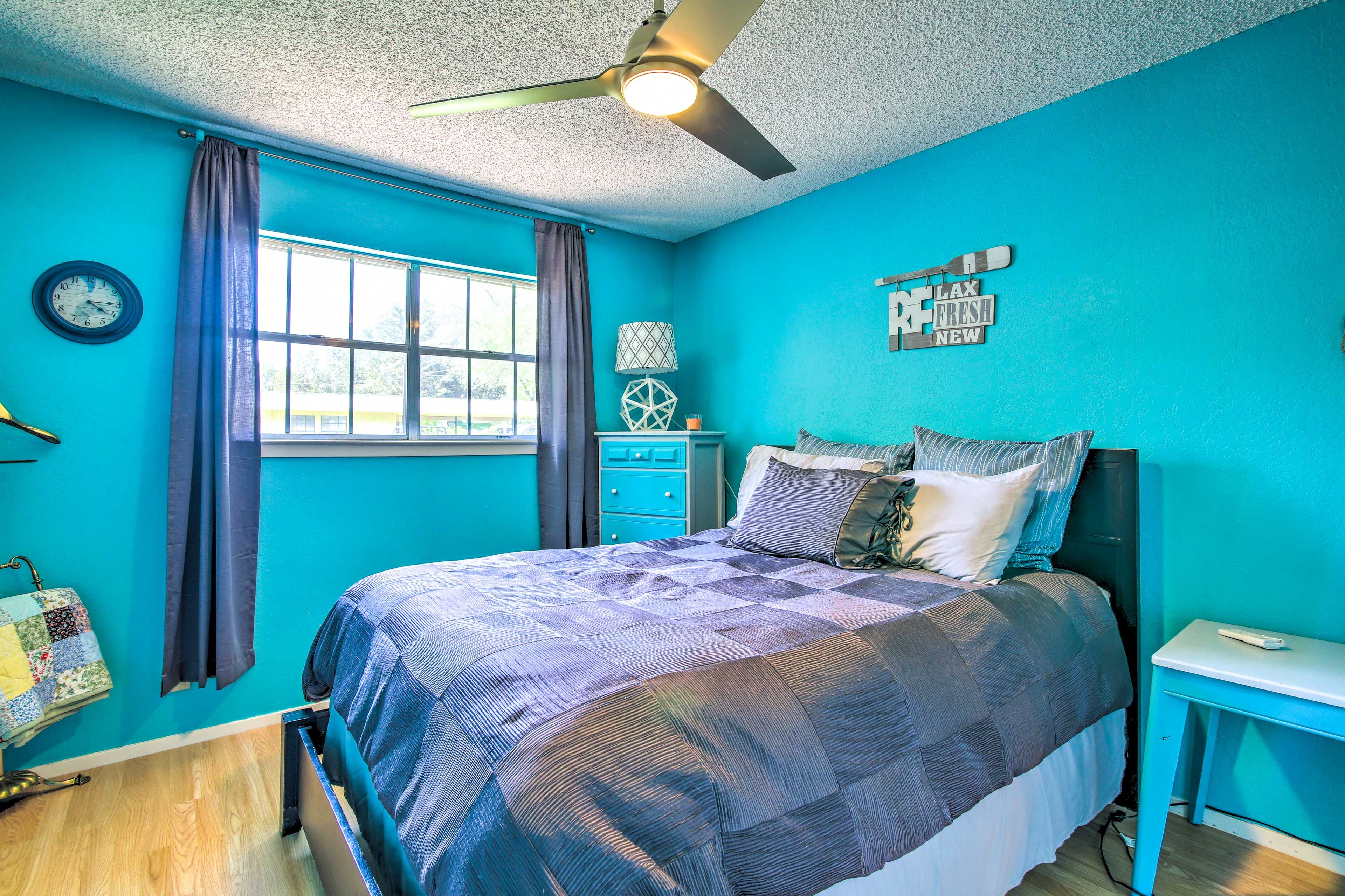 Bedroom 2 | Queen Bed
