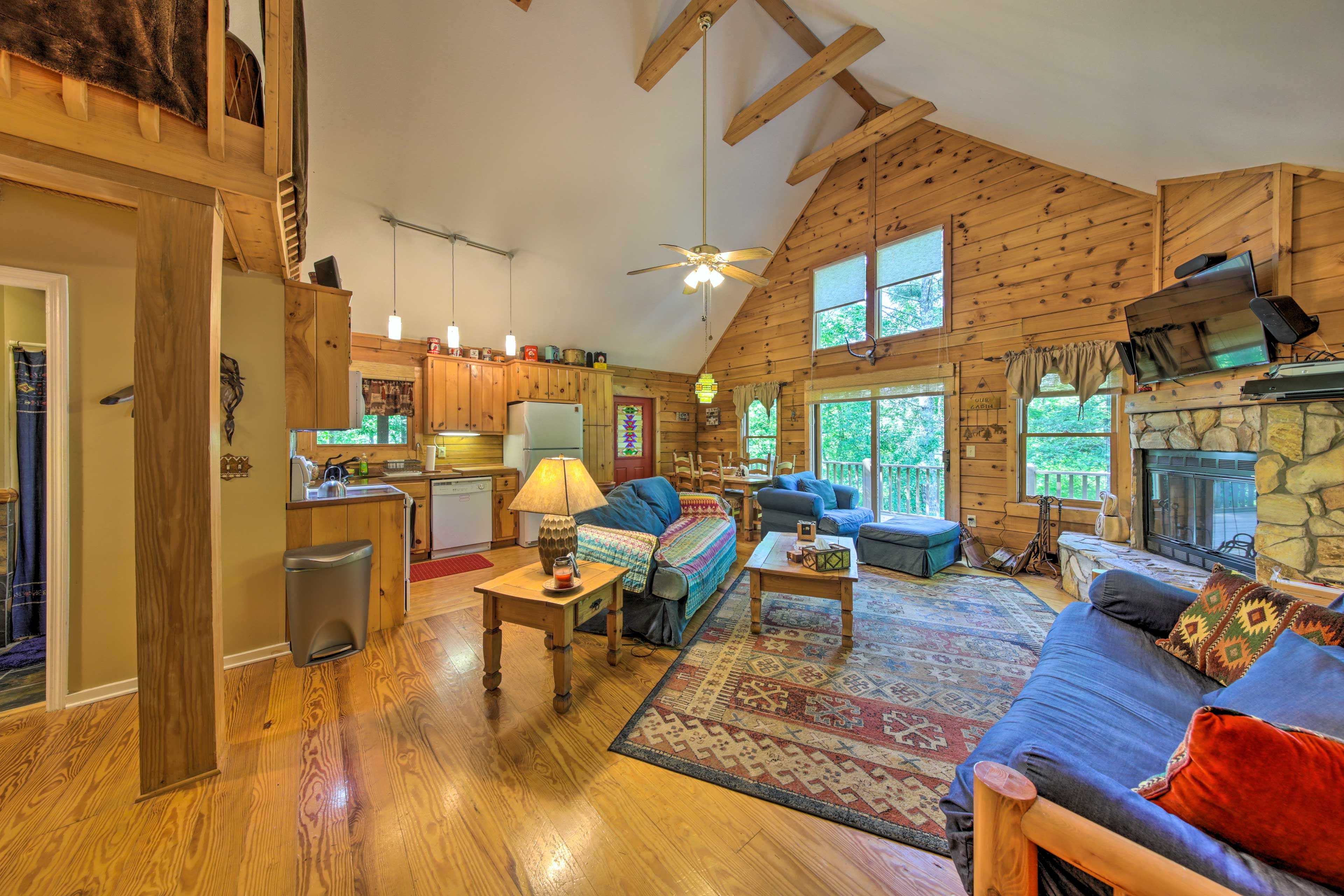 Living Room | Free WiFi | Central Heating & A/C | Board Games & Books