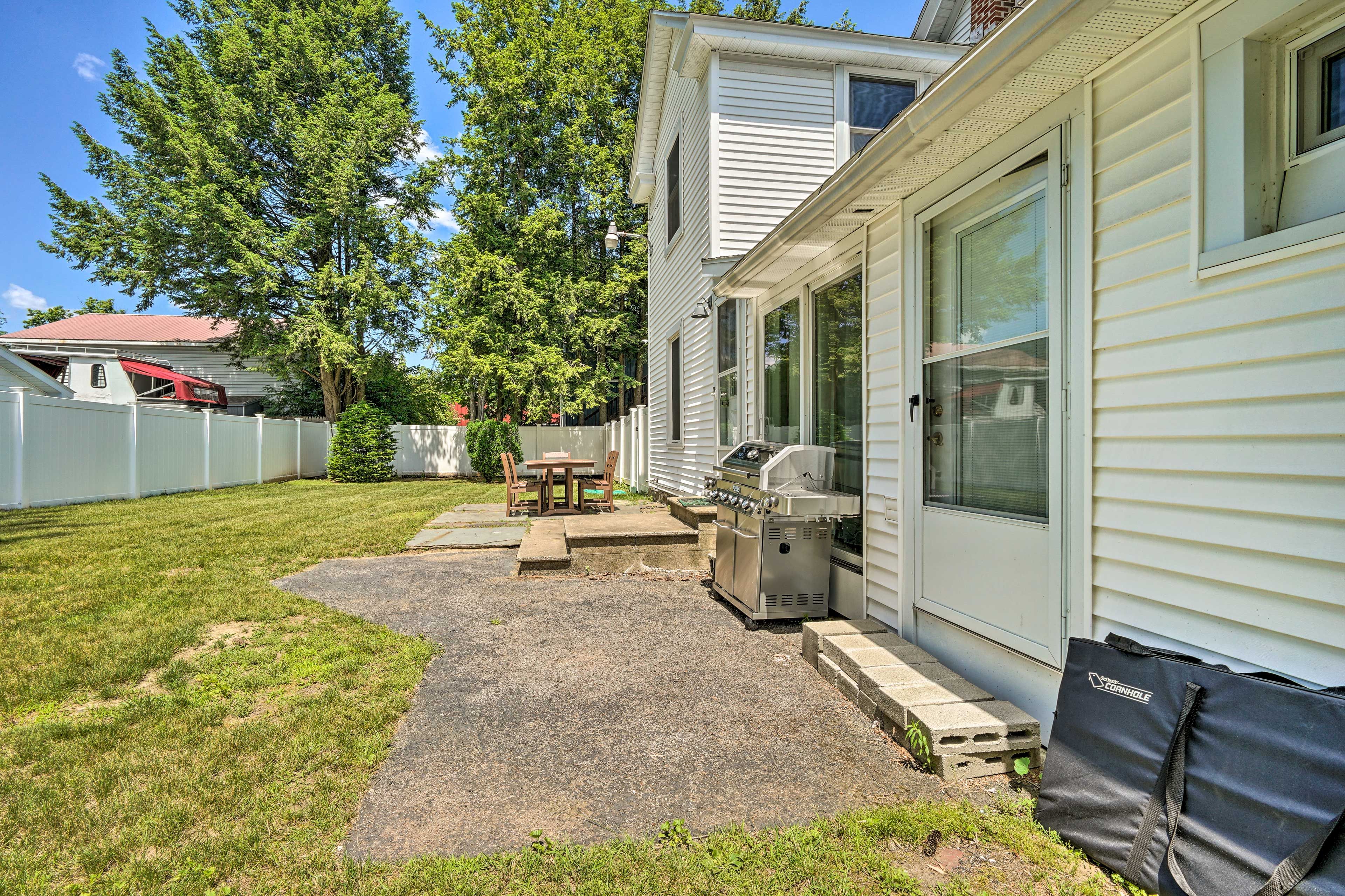 Patio | Grill | Fire Pit | Fenced Backyard