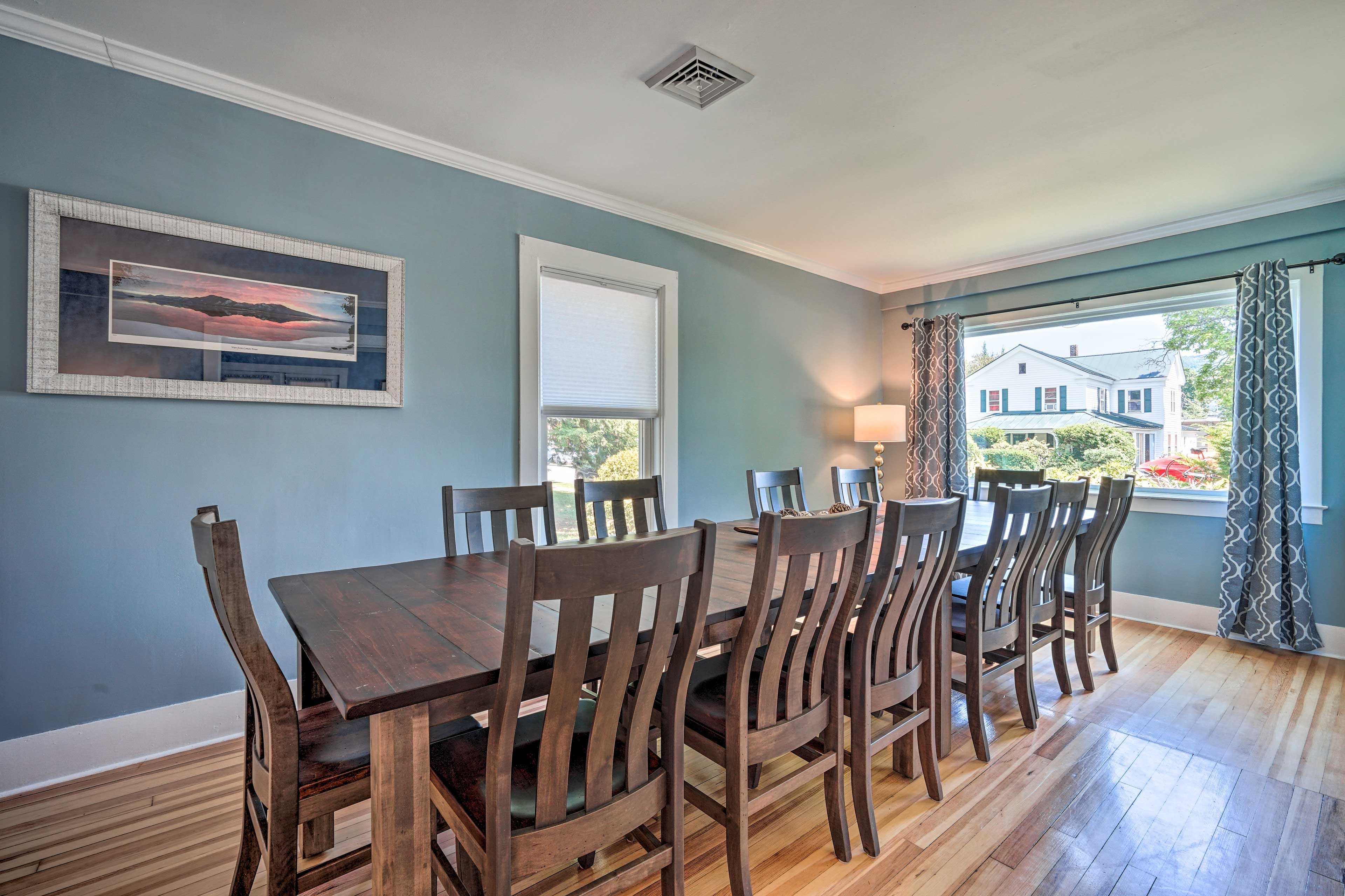 Dining Room | High Chair | Additional Sleeping | Pack ‘n Play