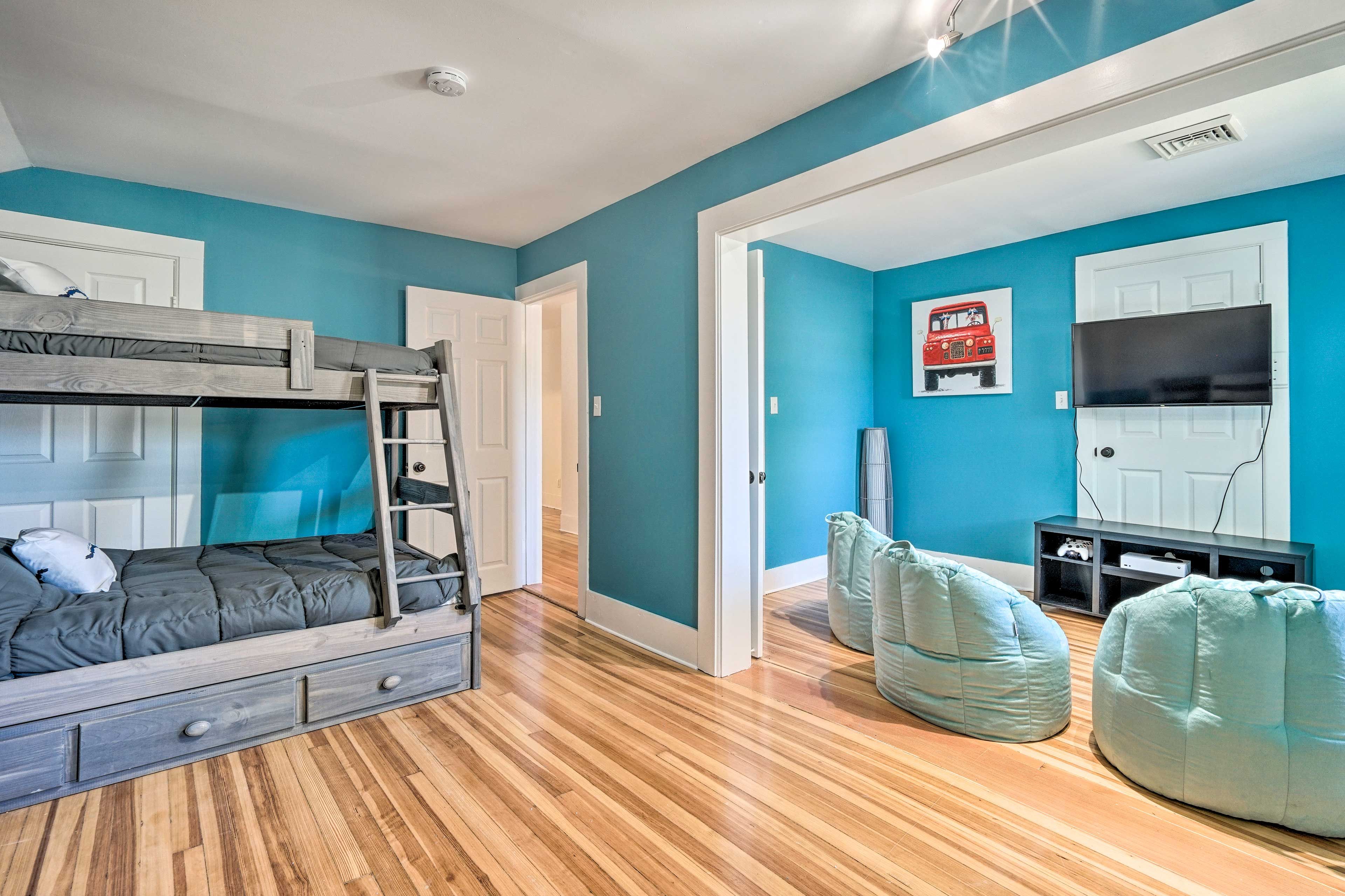 Bedroom 4 | Twin Bunk Bed | Twin/Full Bunk Bed