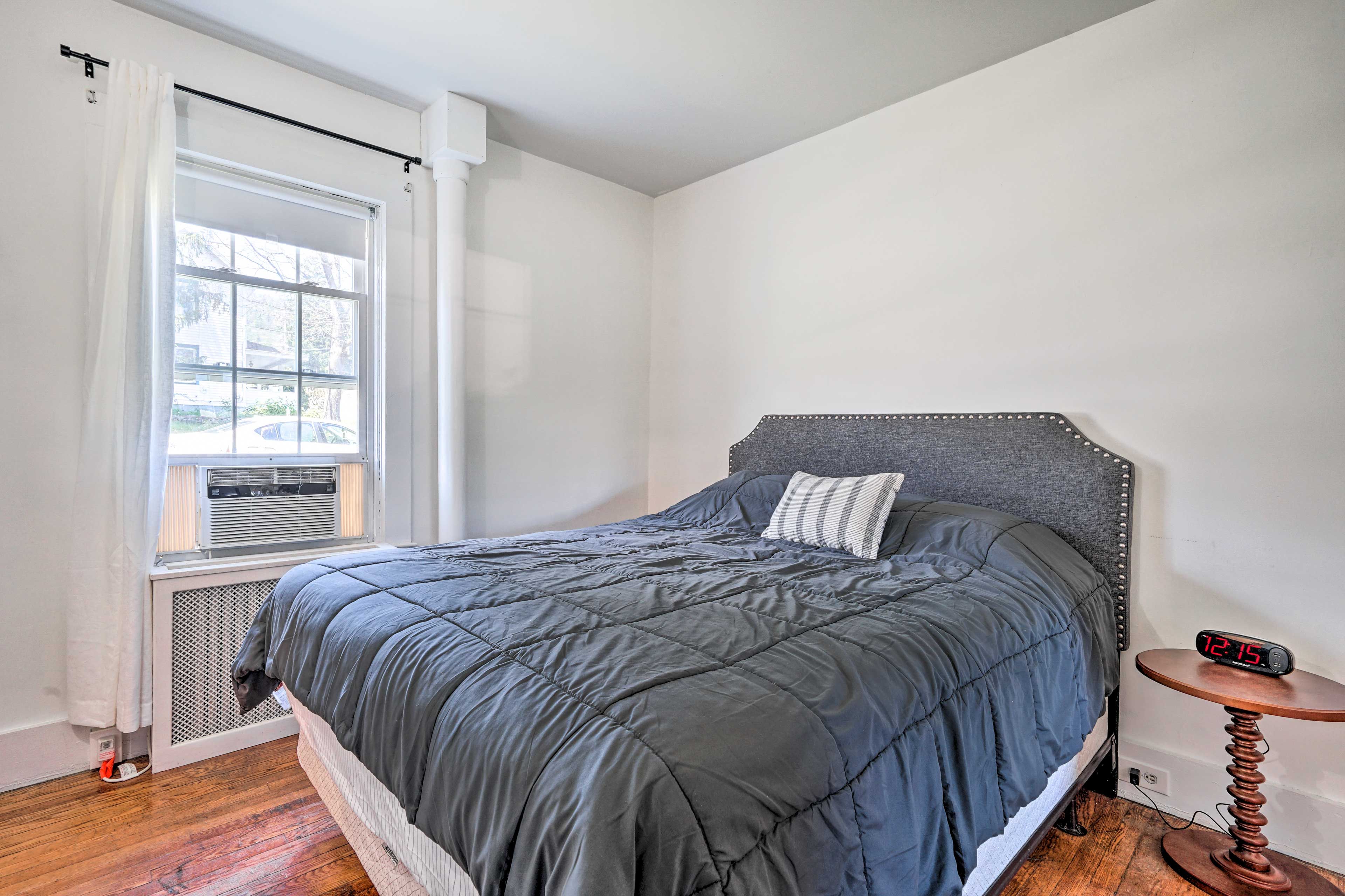 Bedroom 1 | Queen Bed | Linens & Towels | Full En-Suite Bathroom