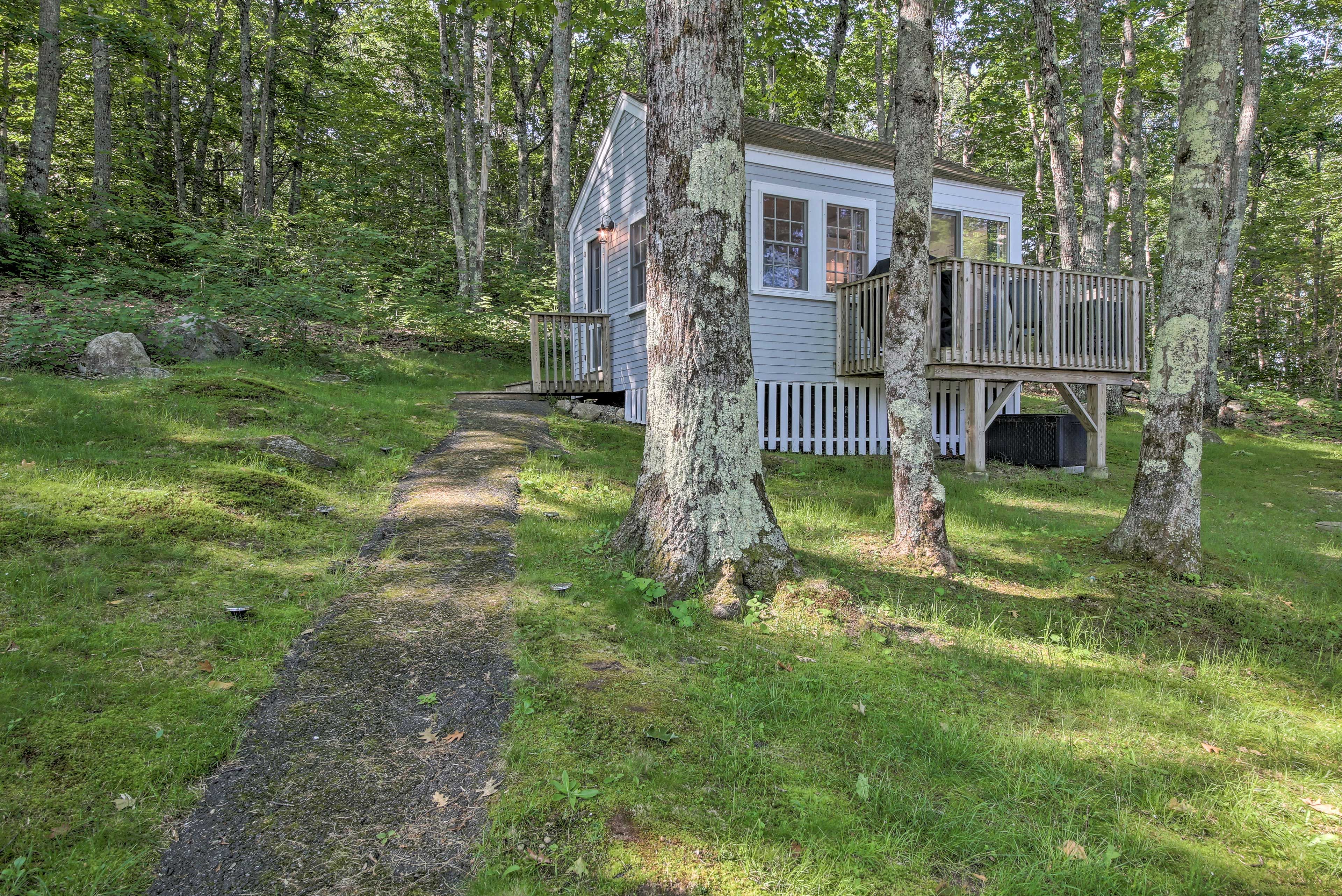 Edgecomb Vacation Rental | Studio | 1BA | Stairs Required | 225 Sq Ft