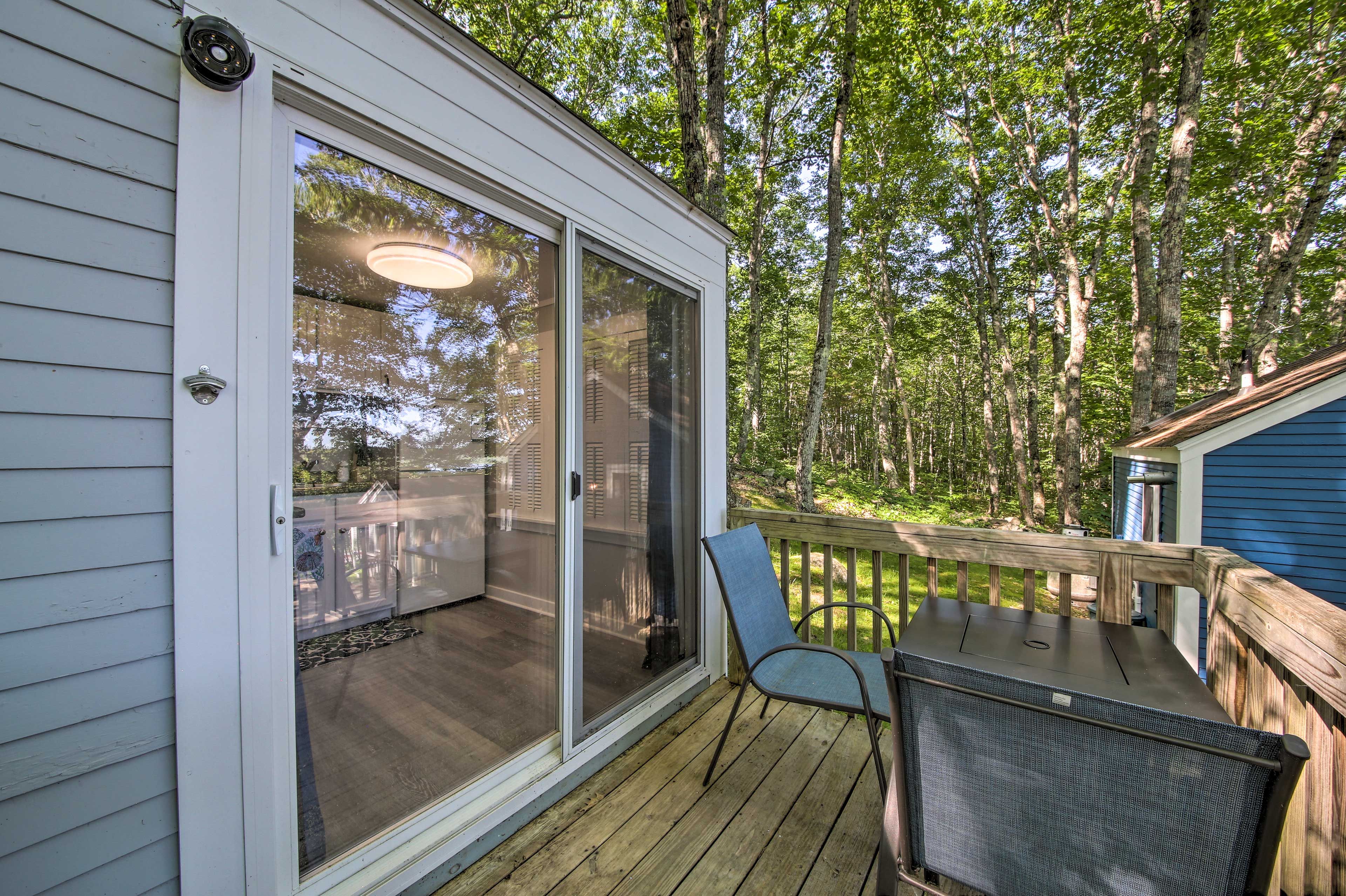 Private Balcony | Fire Table | Gas Grill