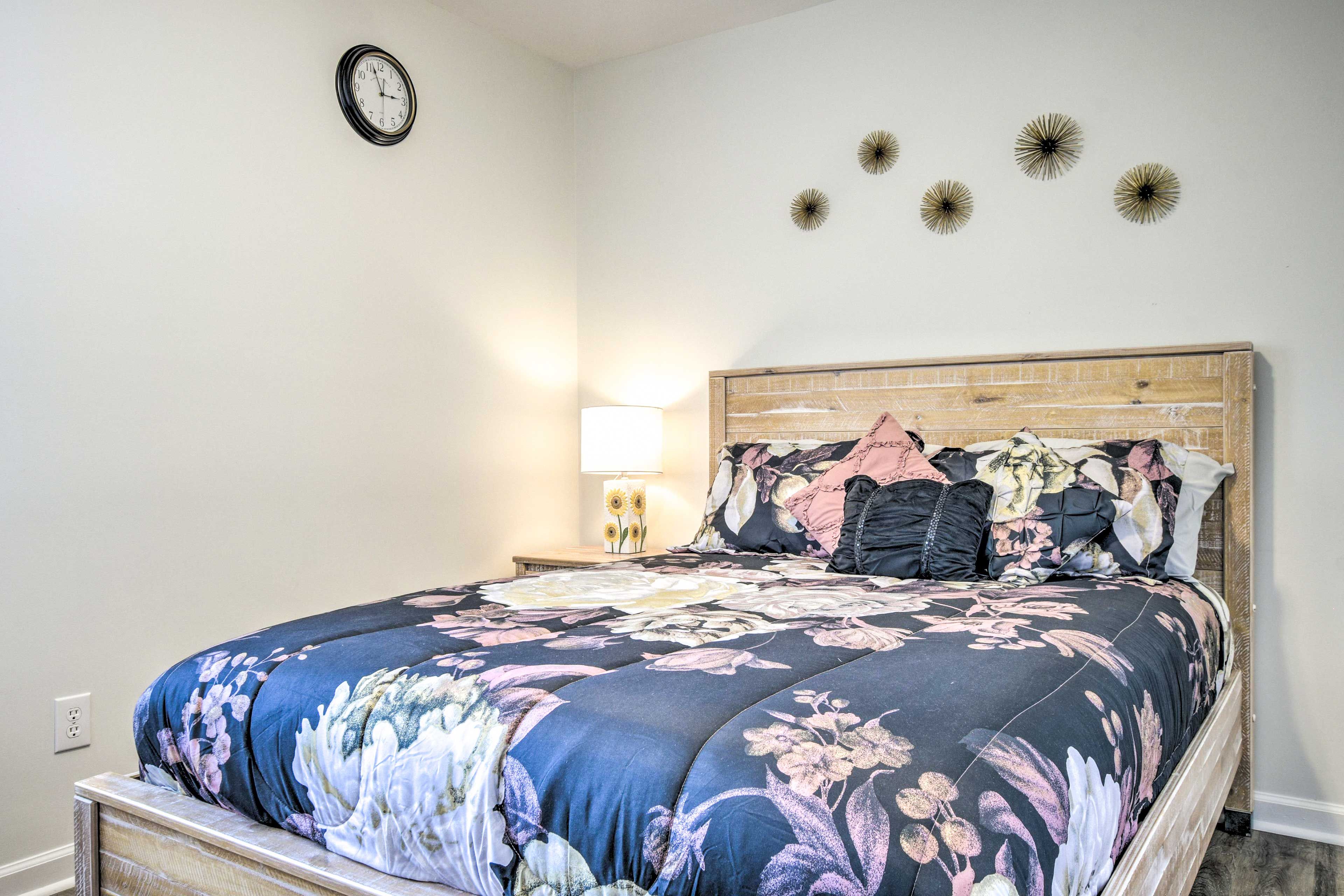 Bedroom 3 | Queen Bed