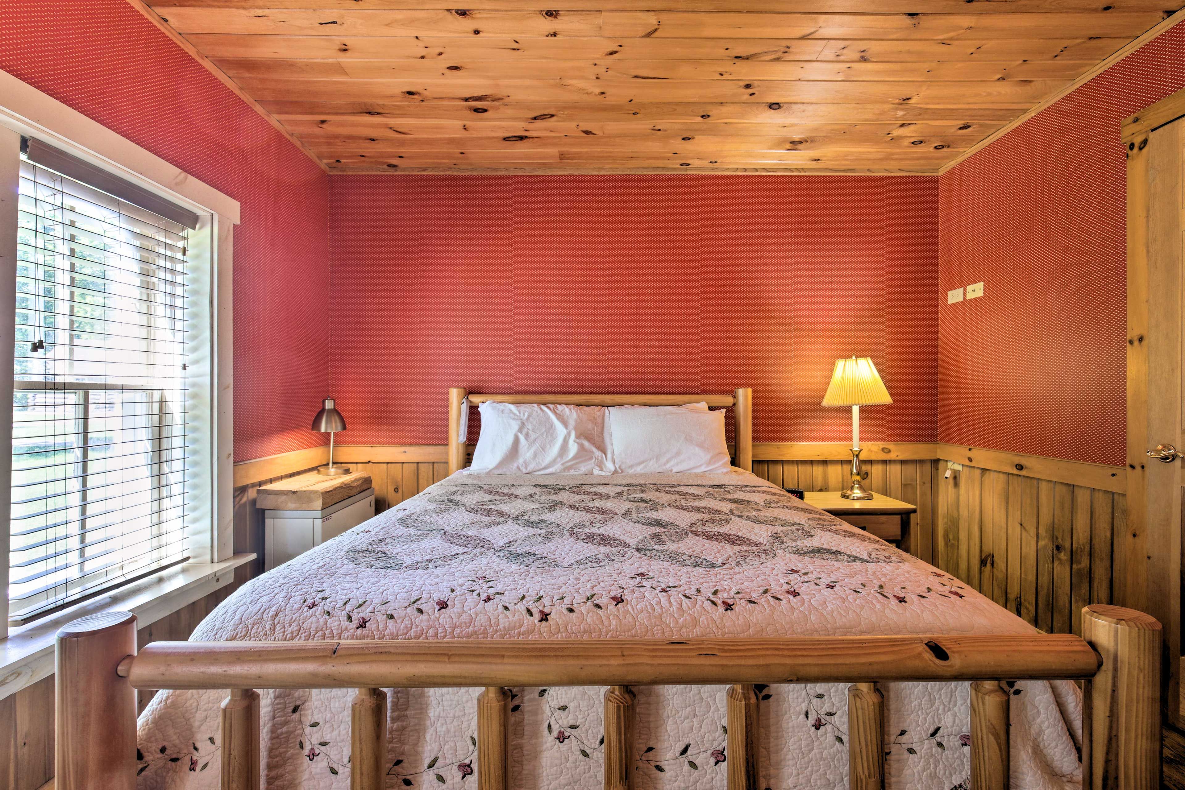 Bedroom 2 | Full Bed | Main Floor
