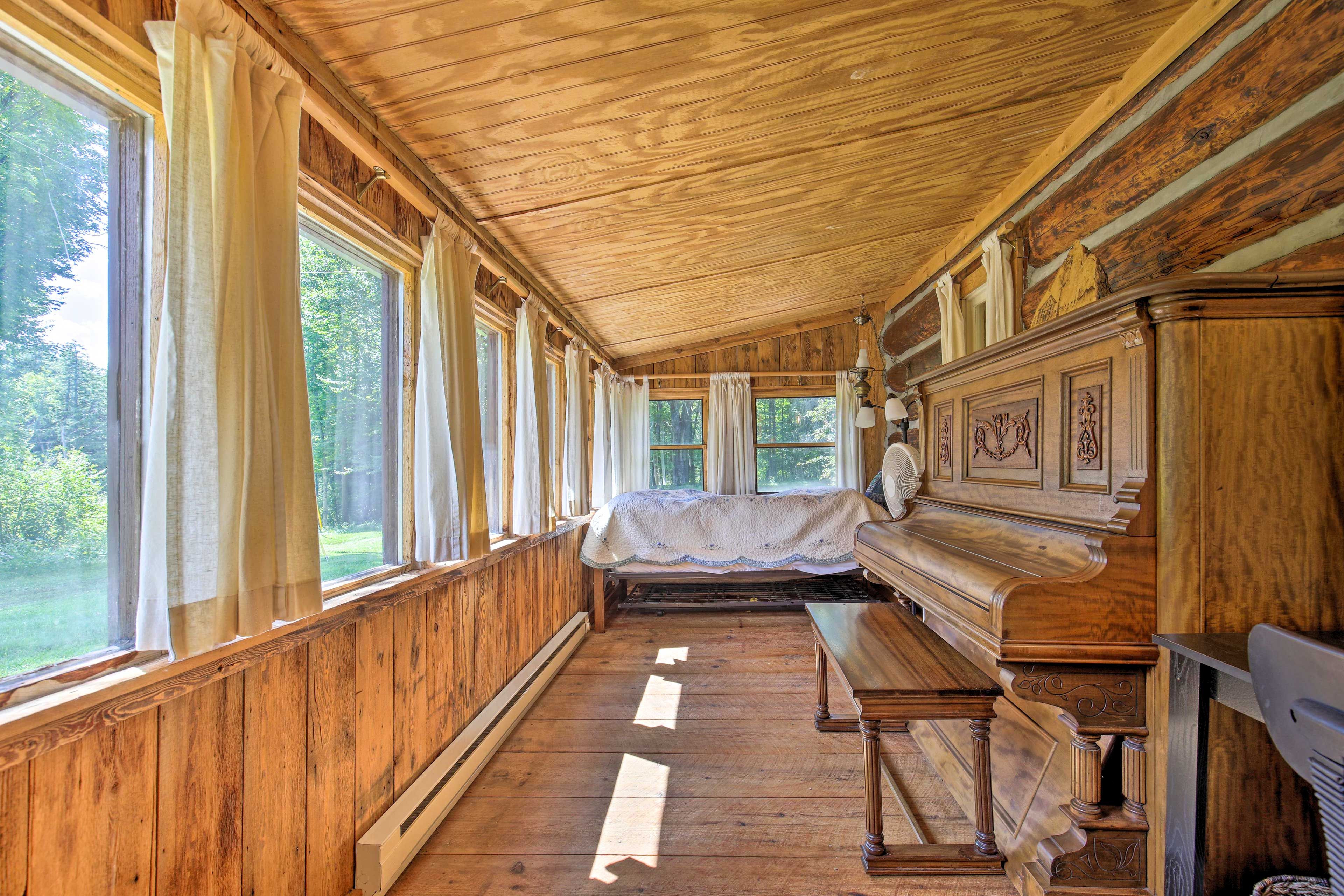Sunroom | Twin Daybed
