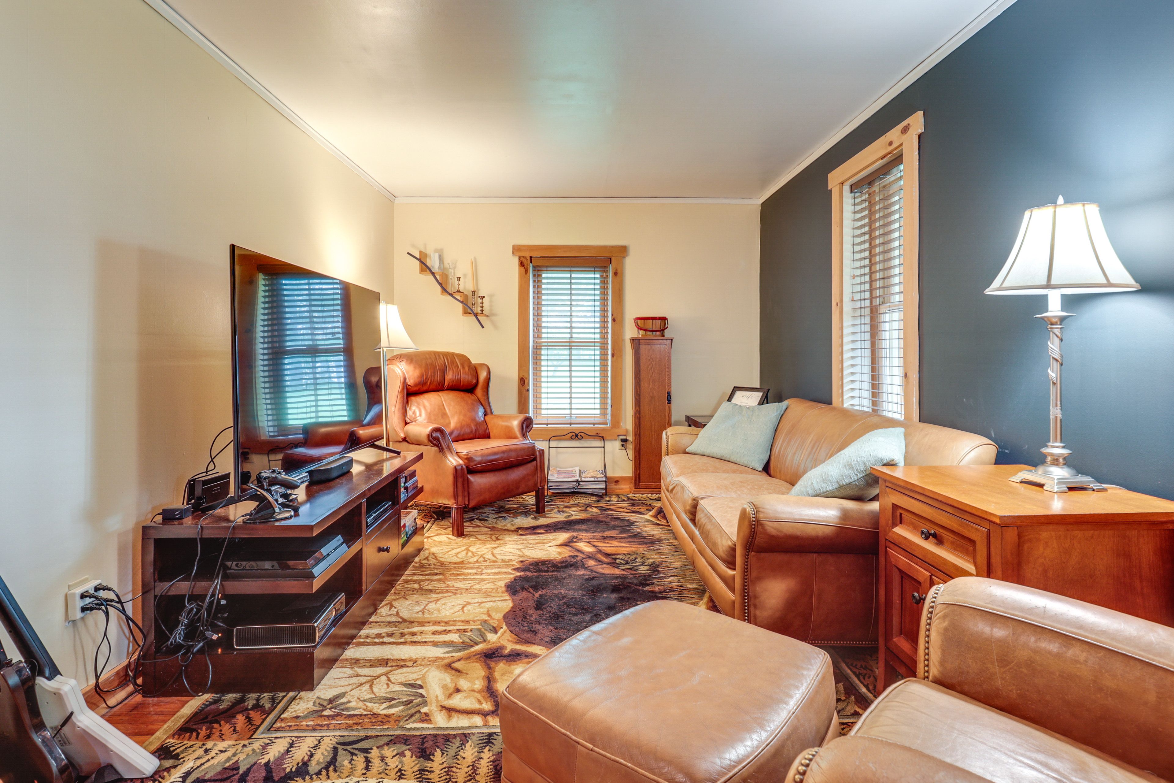 Family Room | Smart TV | Free WiFi