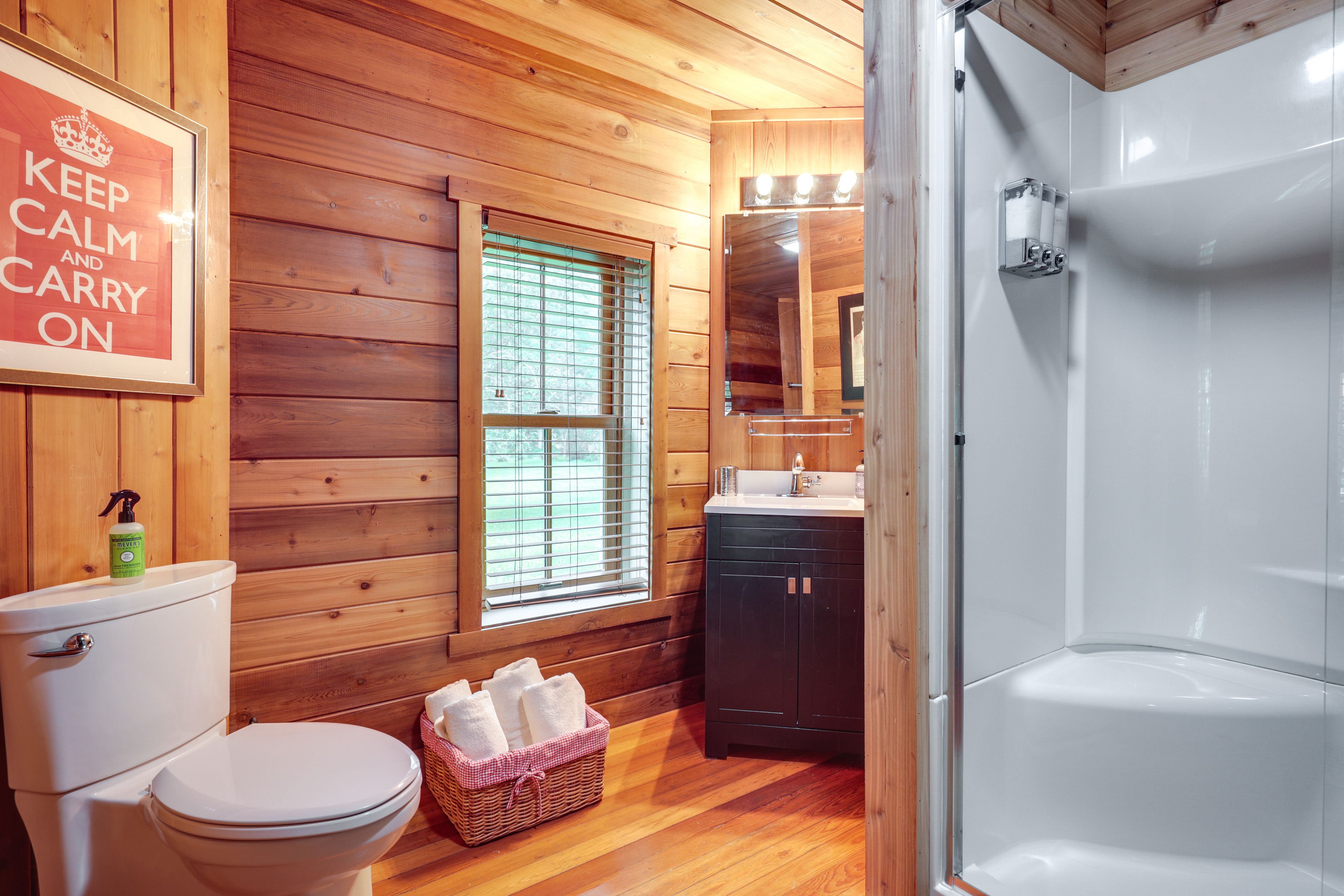 Full Bathroom | Towels & Linens Provided