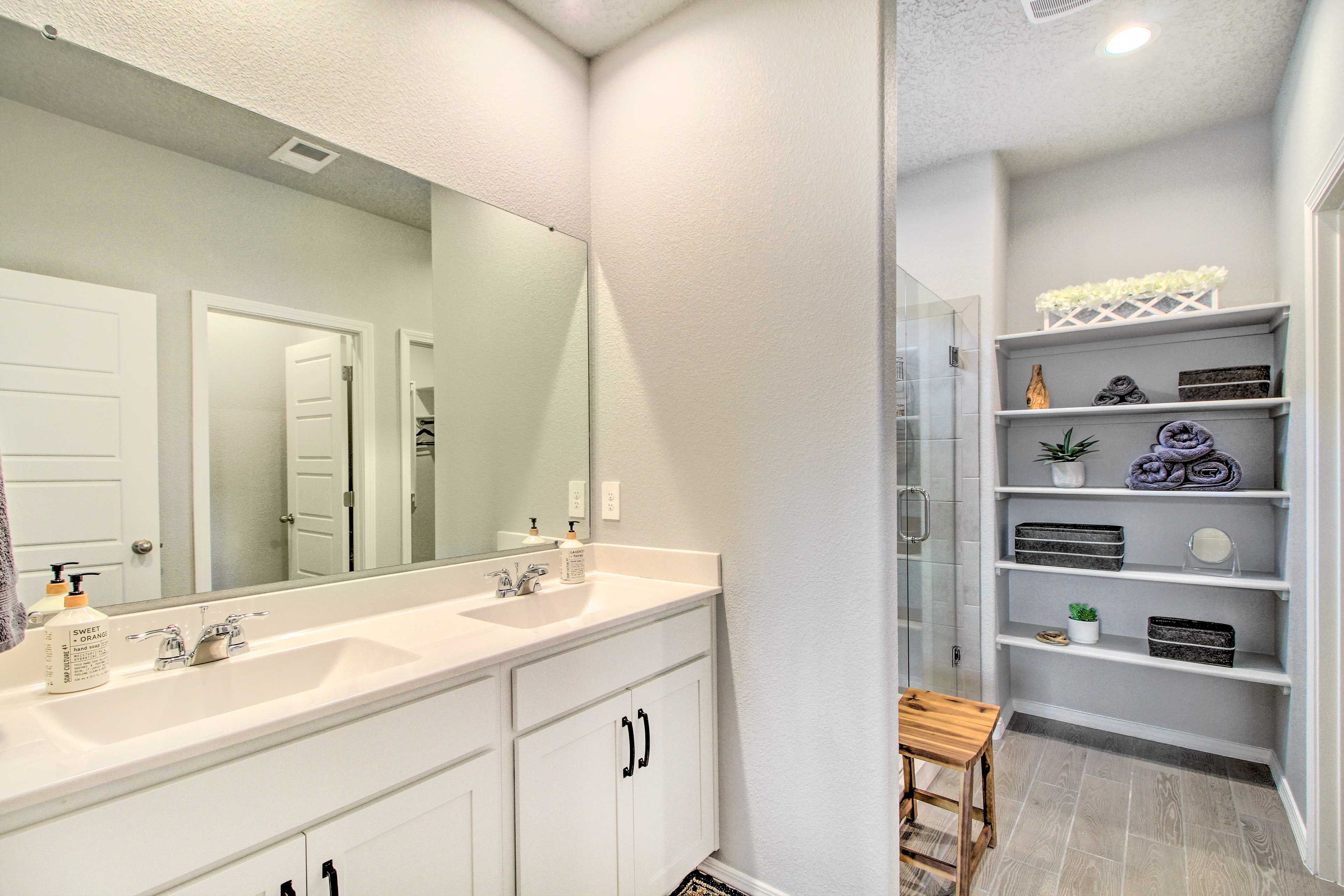 En-Suite Bathroom | Towels Provided