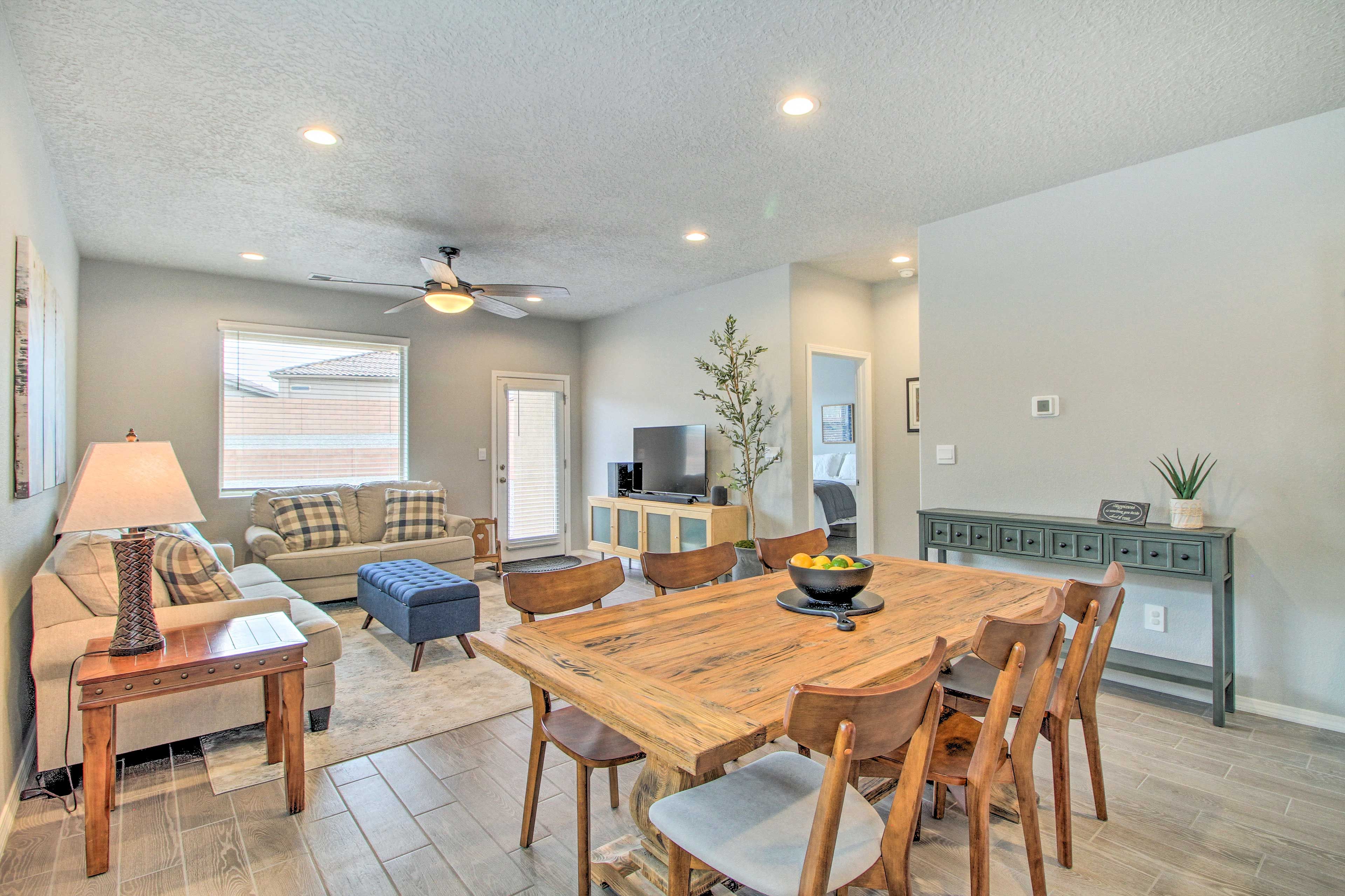 Dining Area | Dishware & Flatware Provided