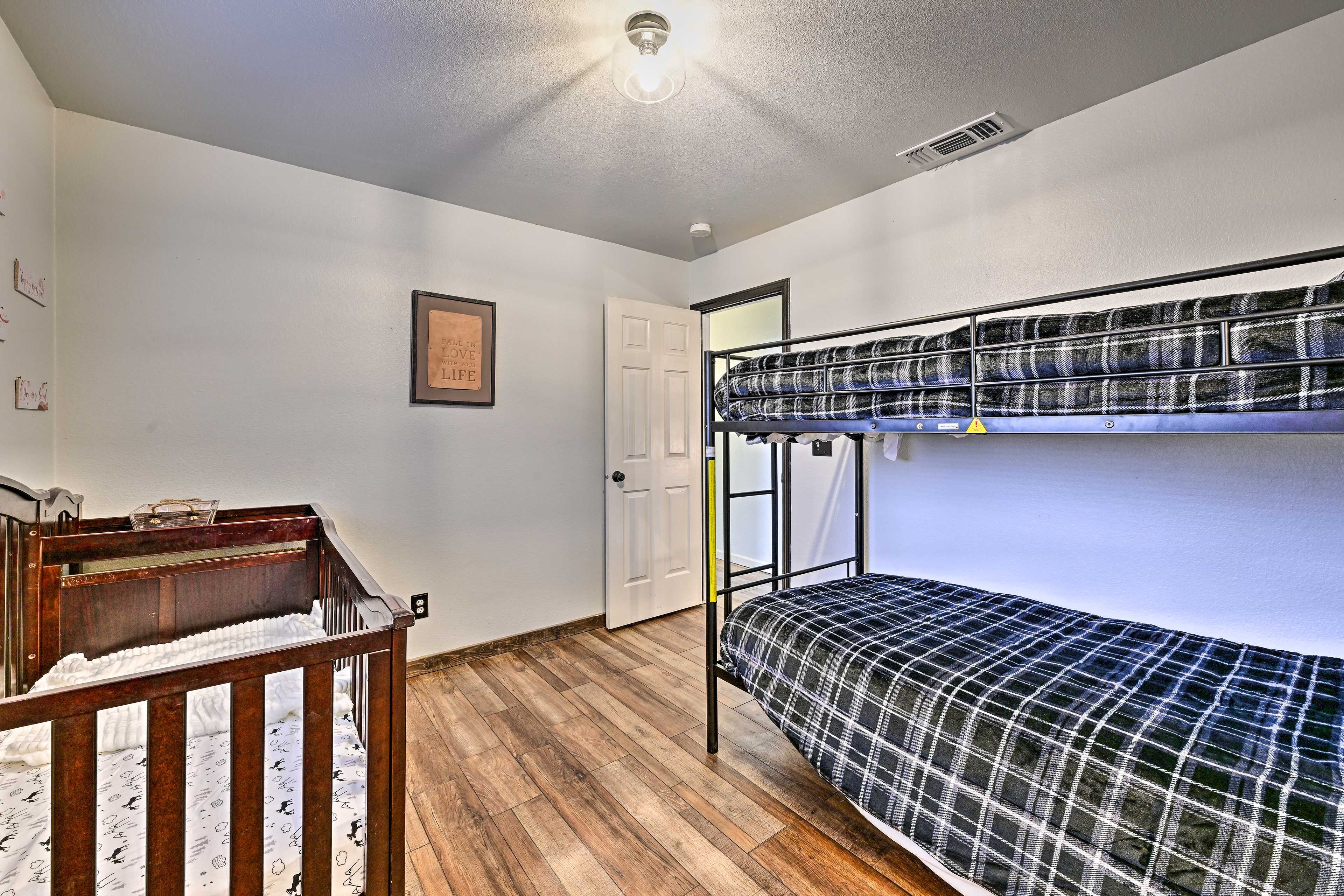 Hallway Room | Twin Bunk Bed | Crib