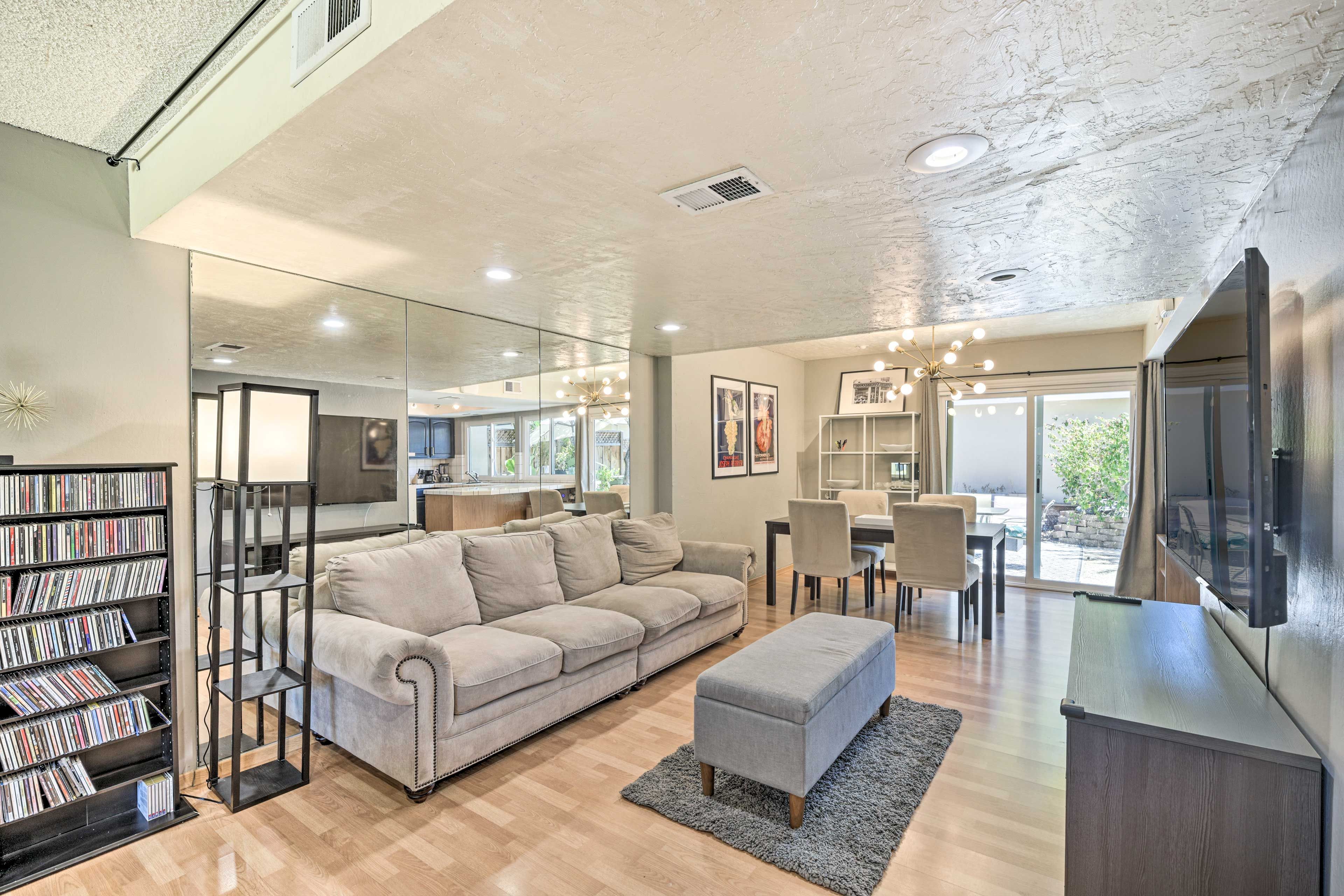 Living Room | 70" Smart TV | Sonos Speaker | DVD Player | Video Library