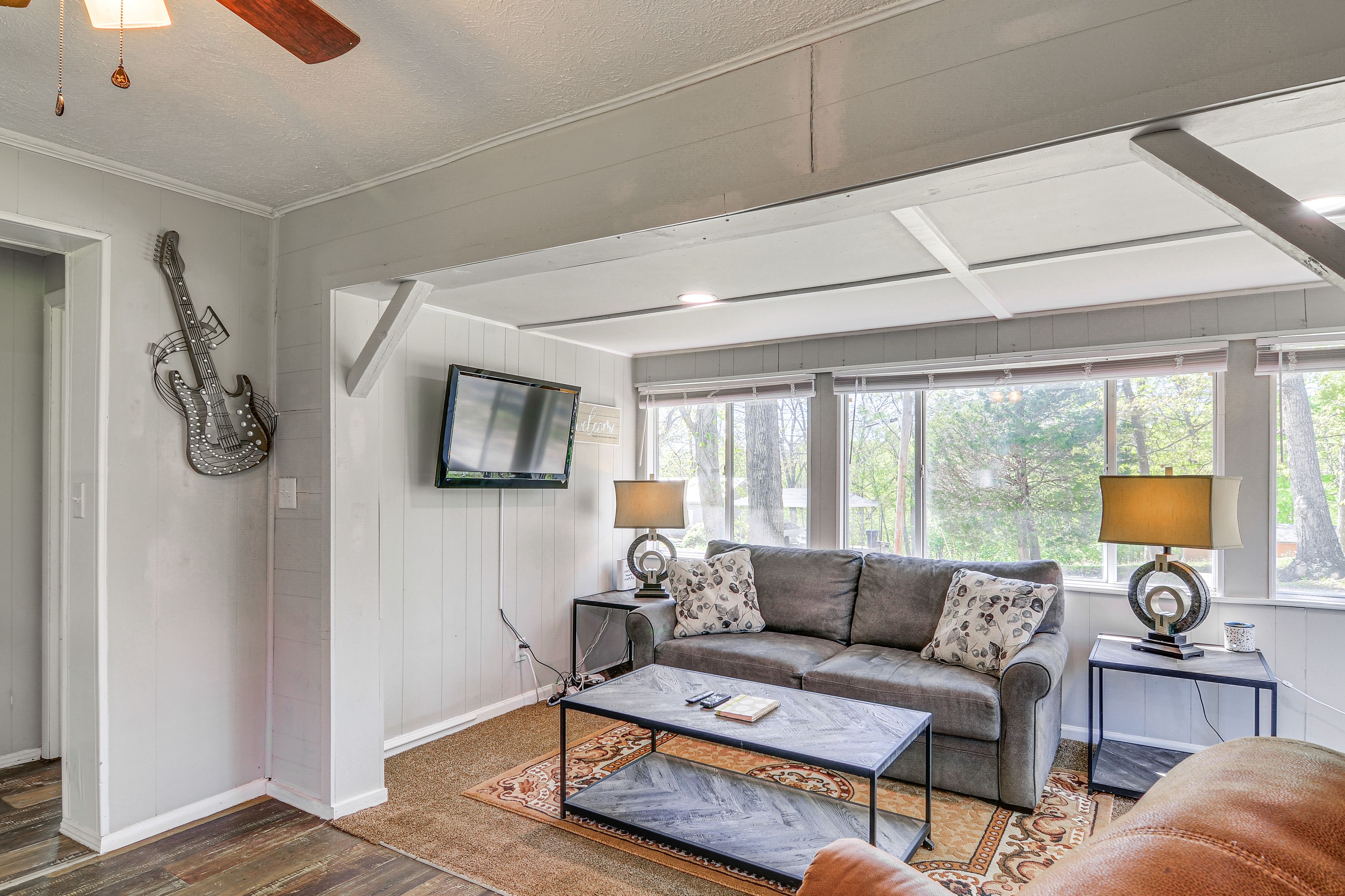 Living Room | Single-Story Cottage | Queen Sleeper Sofa | A/C & Heating Unit