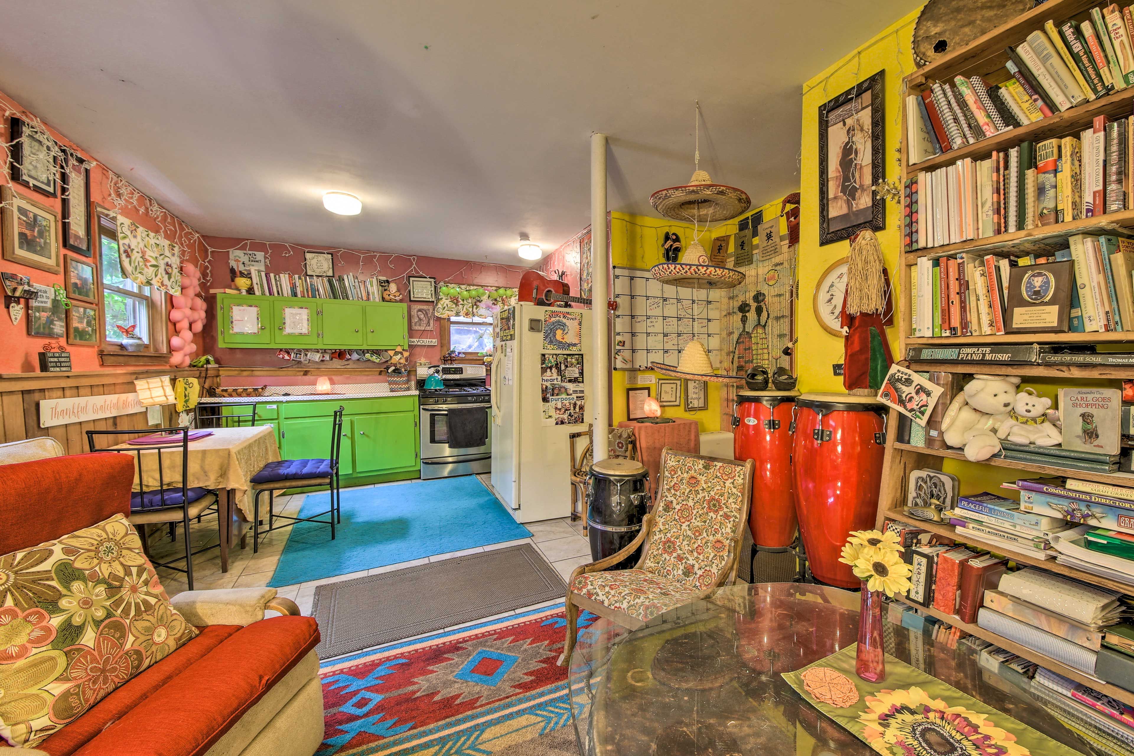 Living Area | Free WiFi