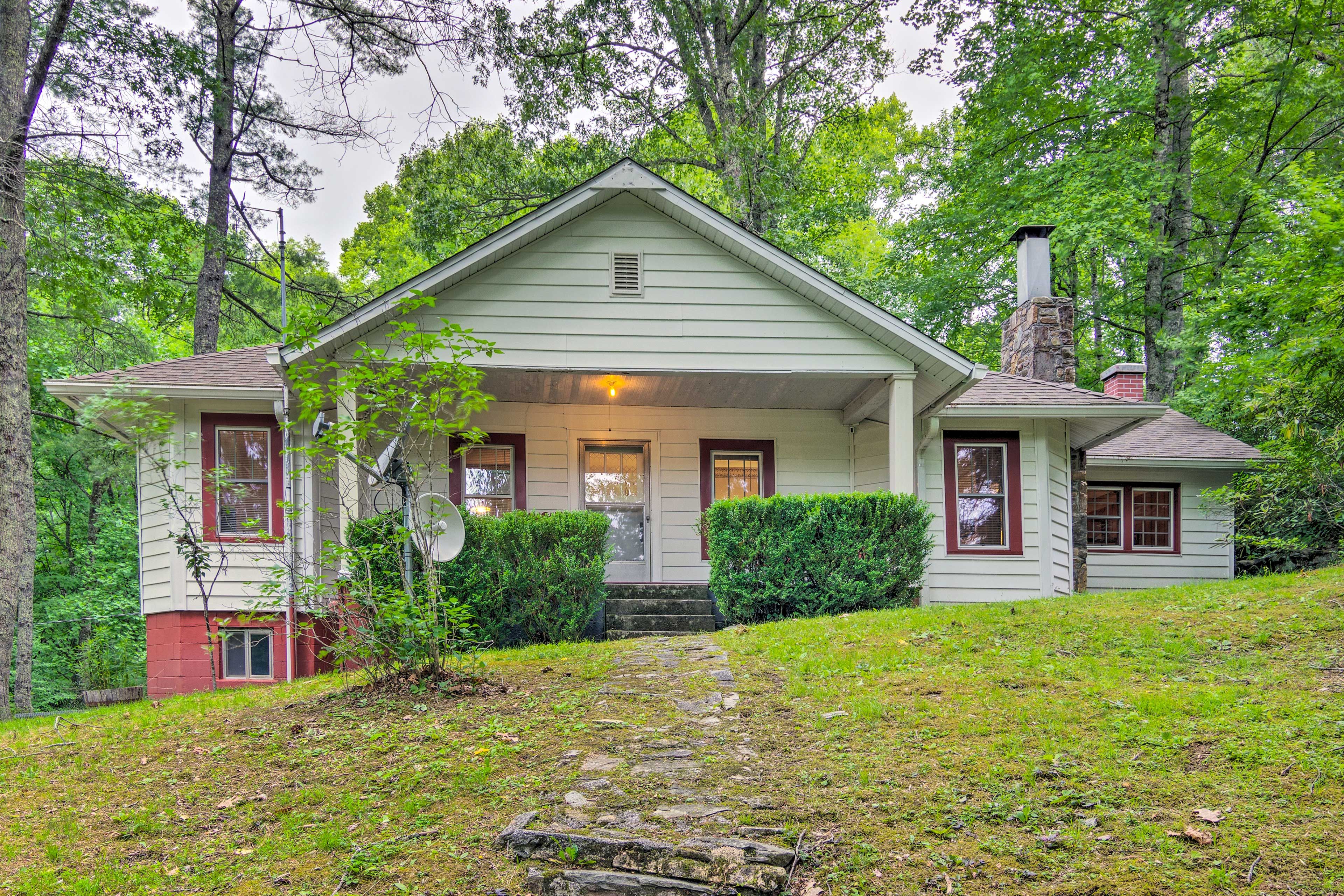 Parking | Driveway (4 Vehicles)