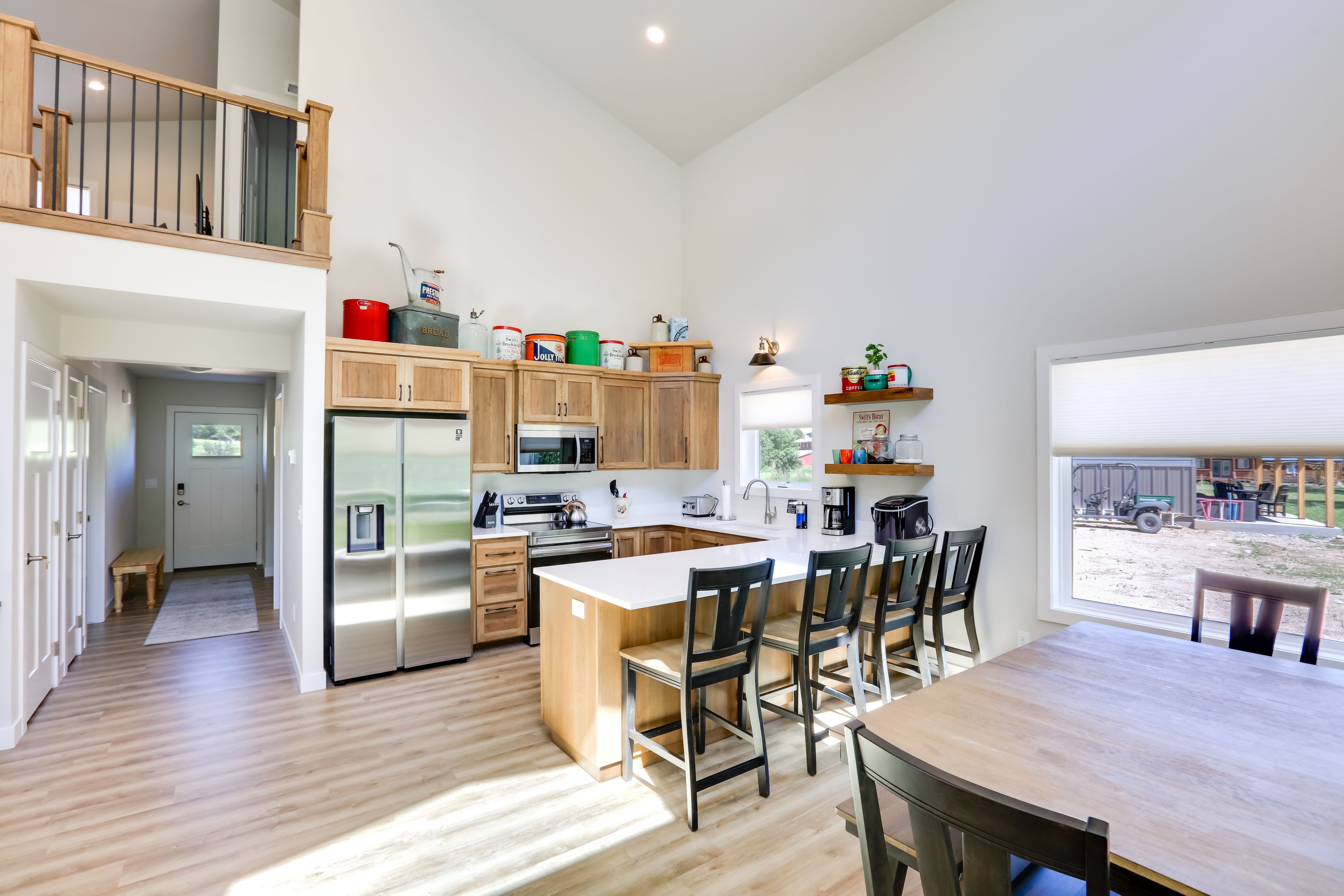 Dining Area | Dishware/Flatware | Trash Bags/Paper Towels
