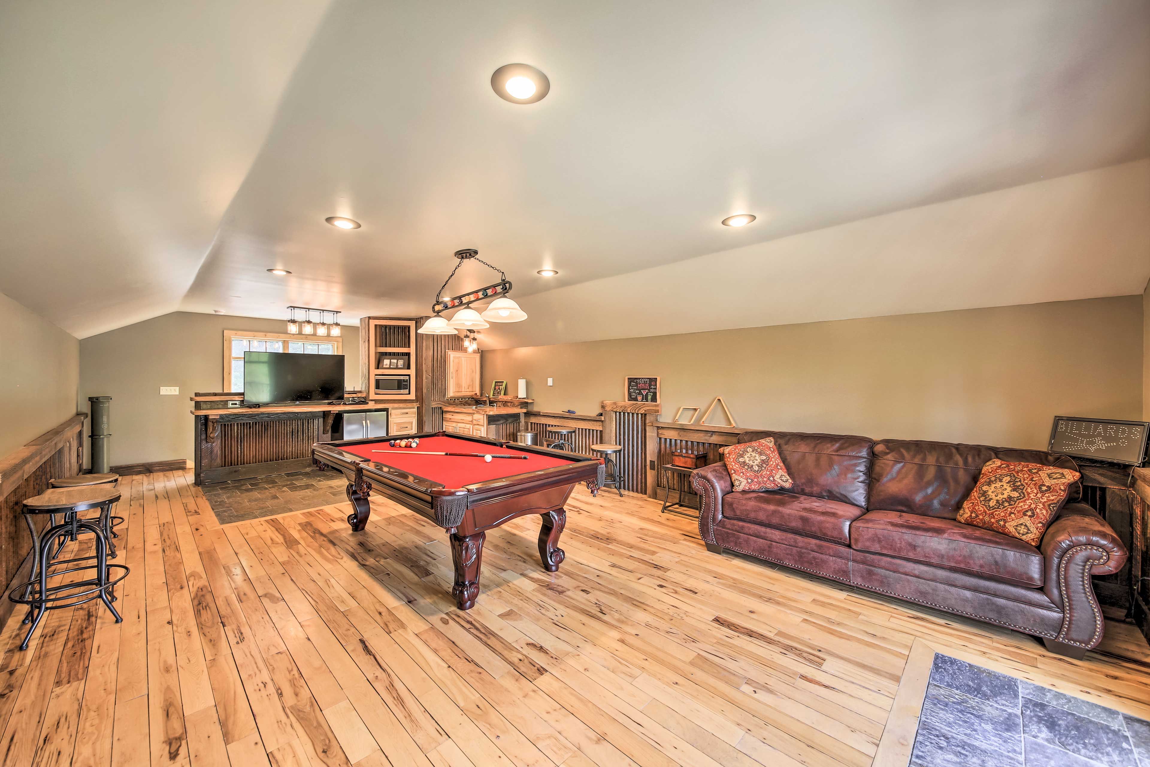 Game Room Interior | Wet Bar
