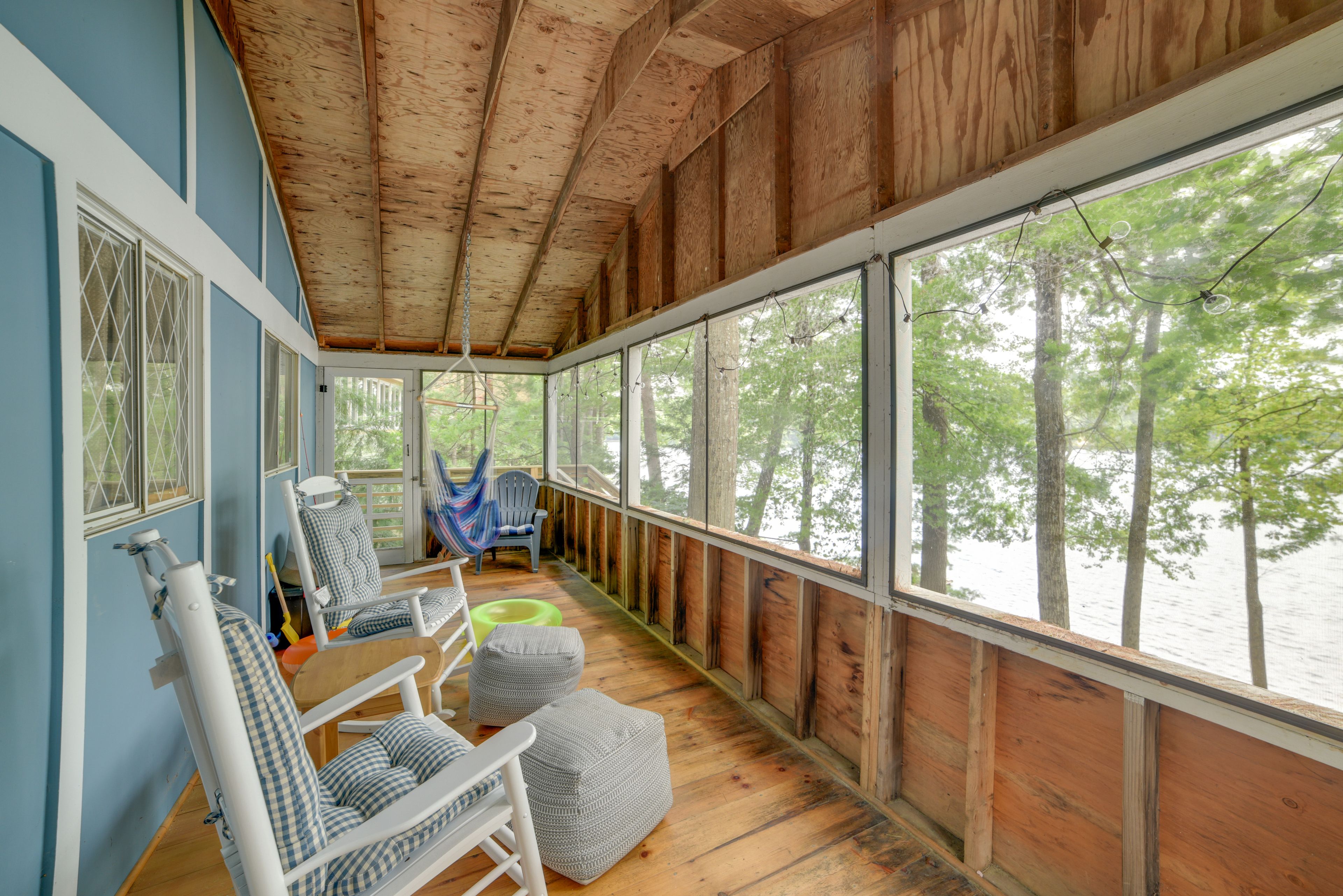 Screened Porch | Outdoor Seating