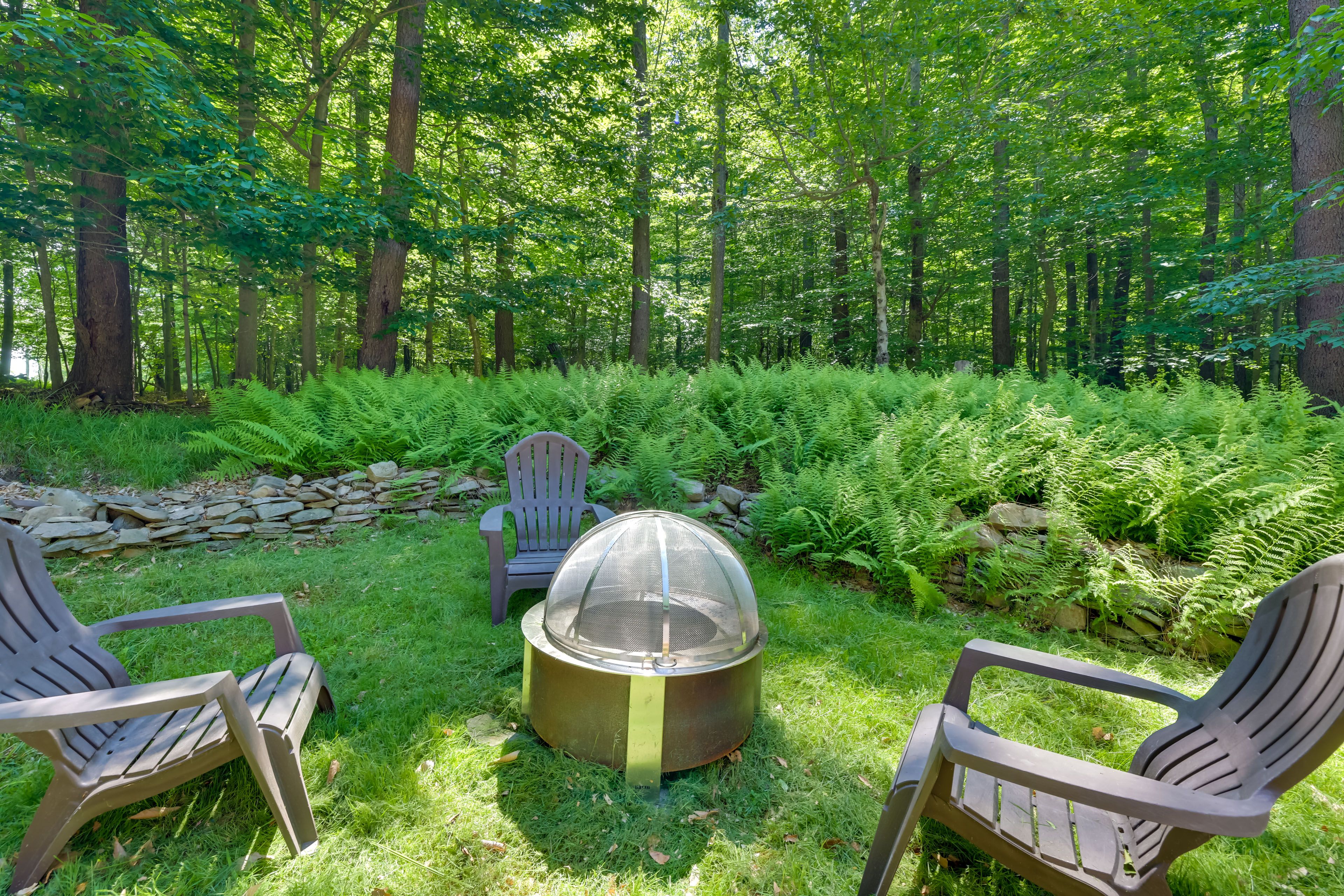 Fire Pit | Community Amenities | Driveway Parking (4 Vehicles)