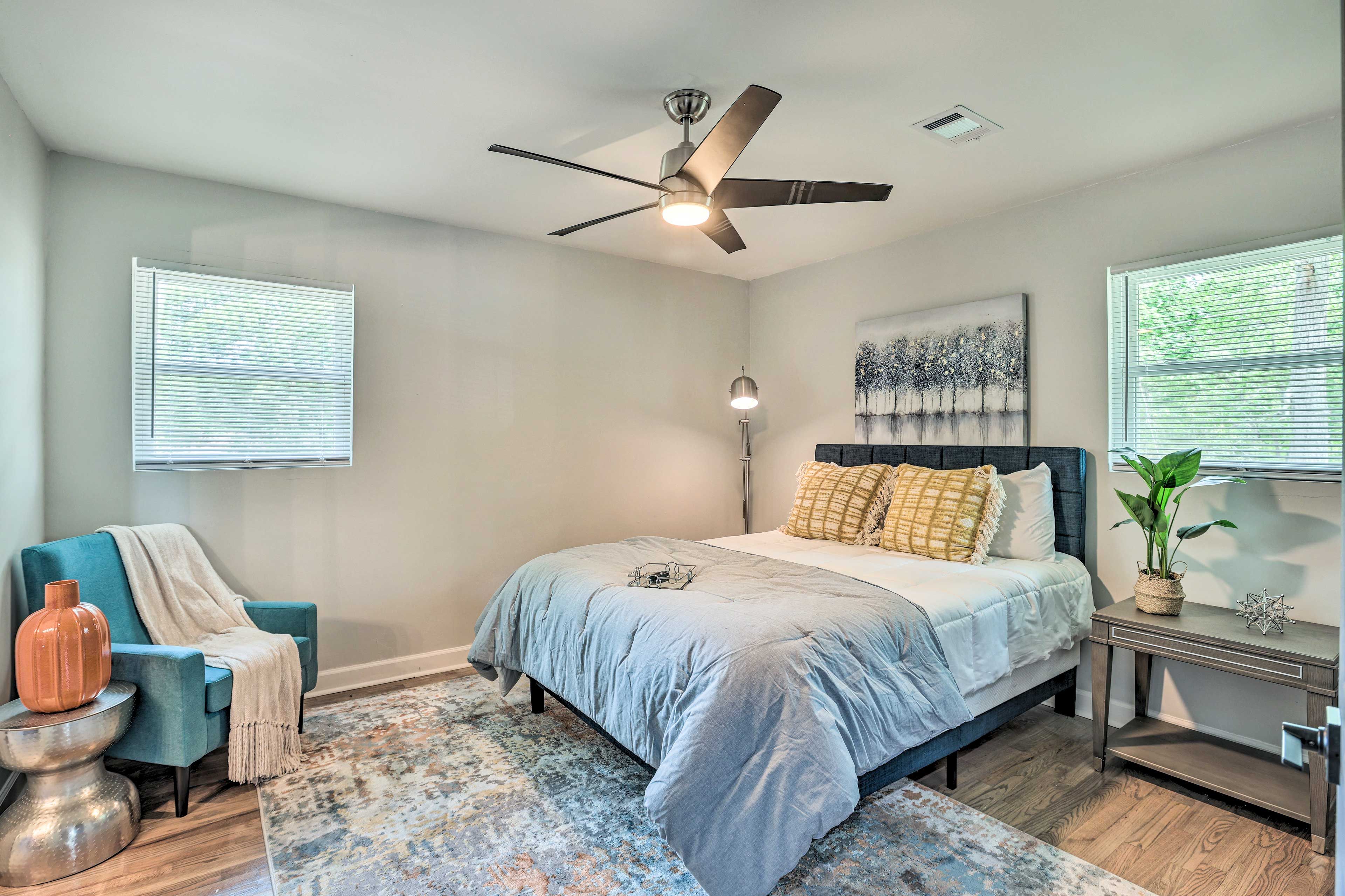 Bedroom 1 | Queen Bed | Linens & Towels | Full En-Suite Bathroom