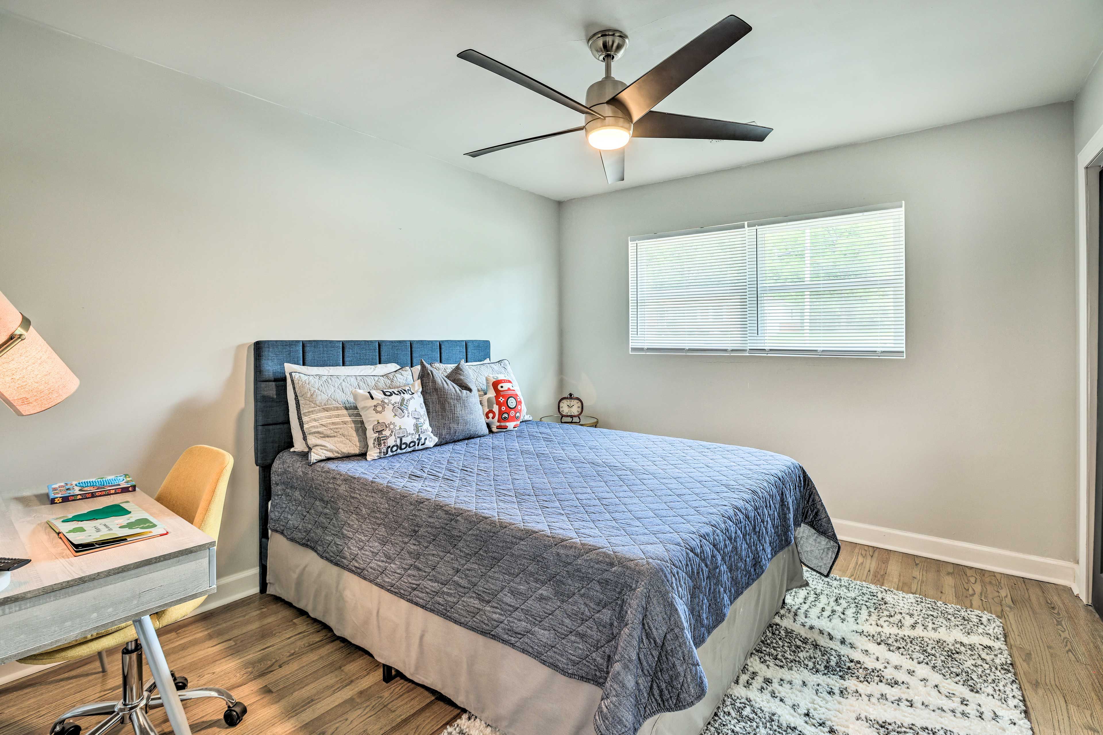 Bedroom 3 | Queen Bed | WFH Desk